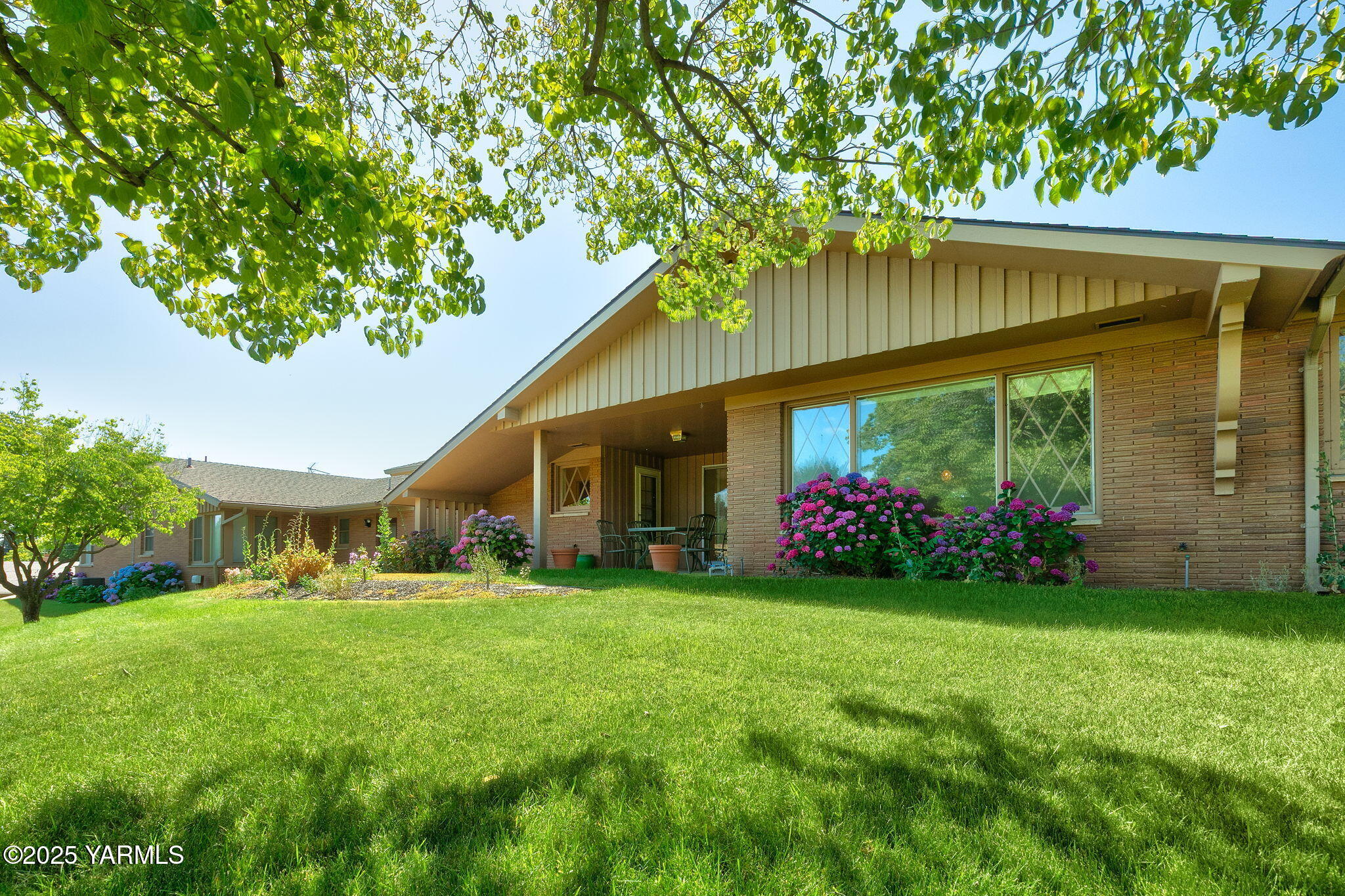 3803 Eastview Dr