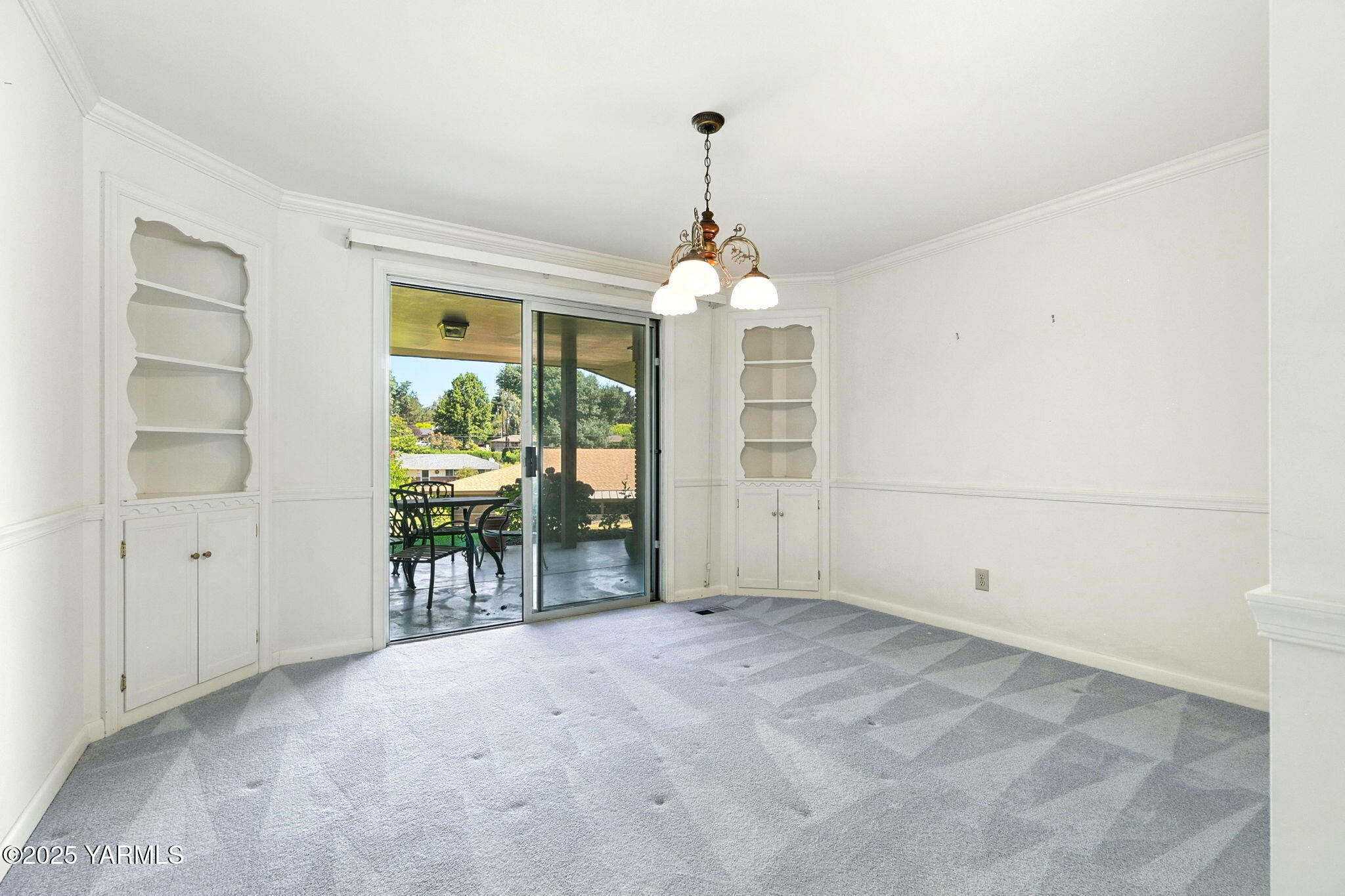 3803 Eastview Dr