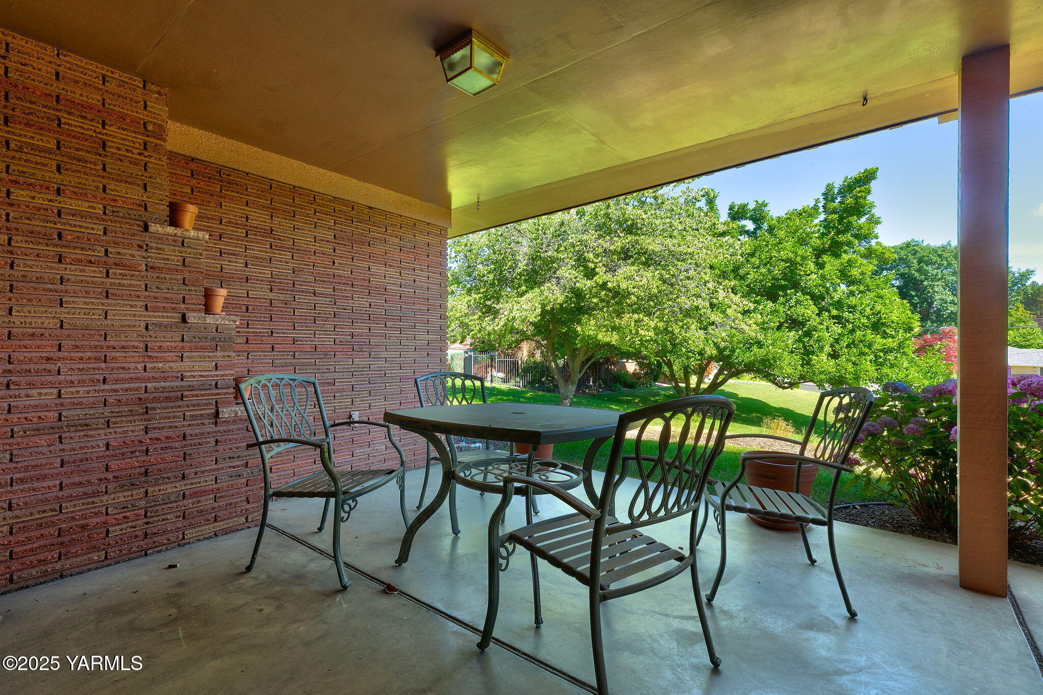 3803 Eastview Dr