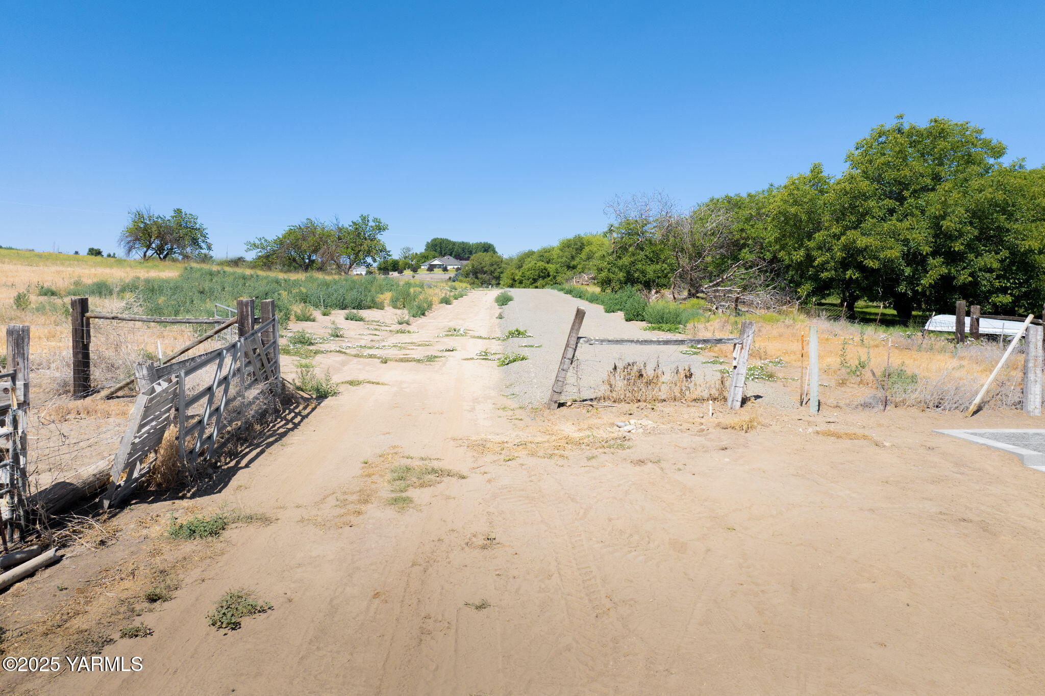 2582 Selah Loop Rd