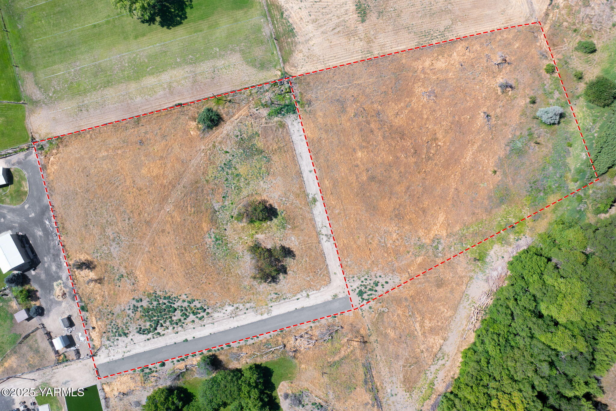 2582 Selah Loop Rd
