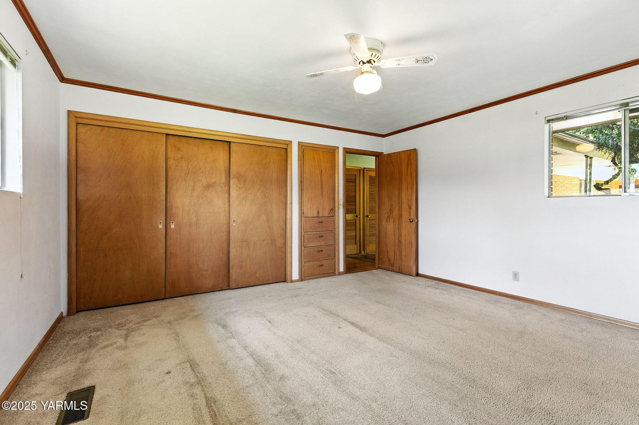 124 Warren Acres Dr
