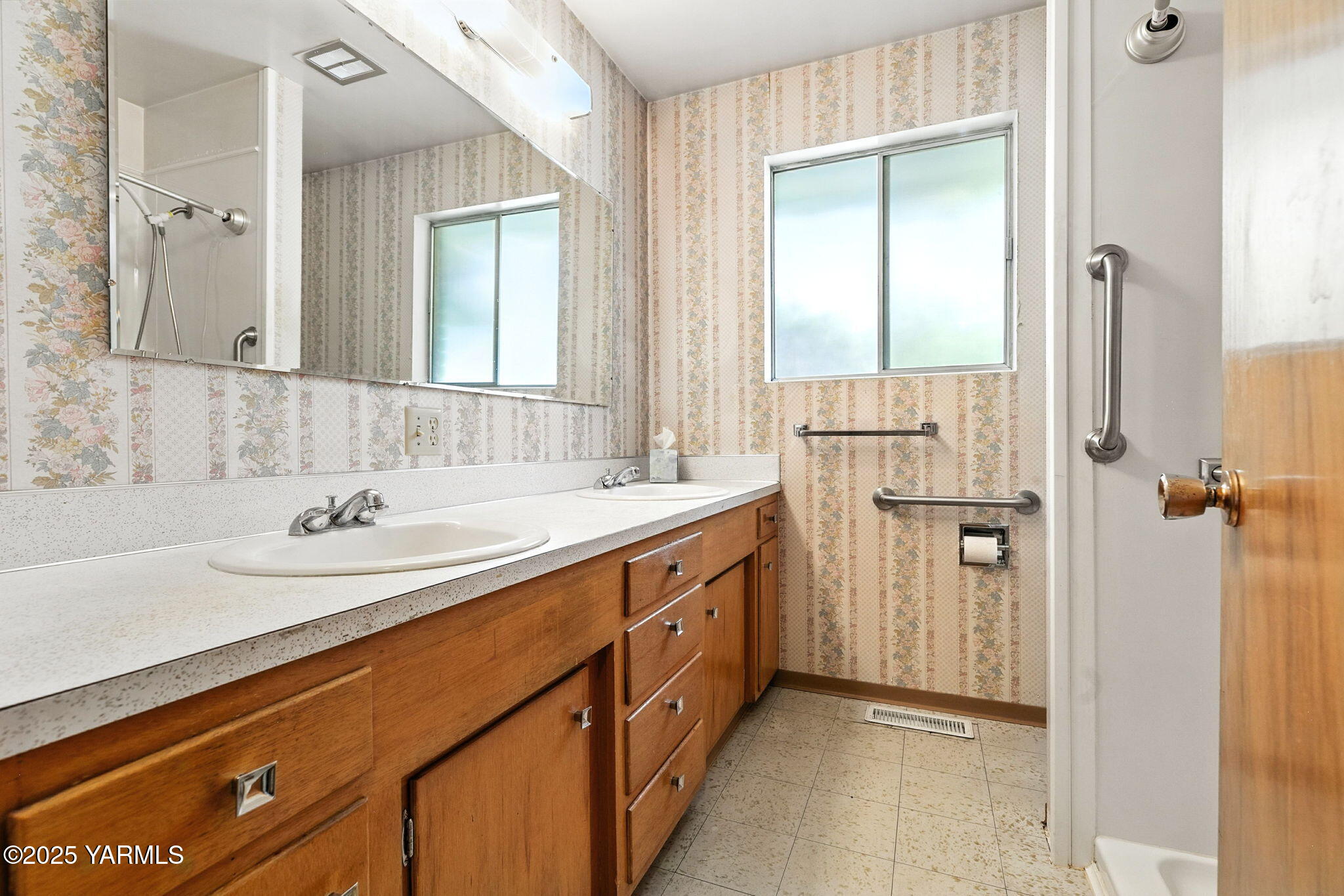 124 Warren Acres Dr