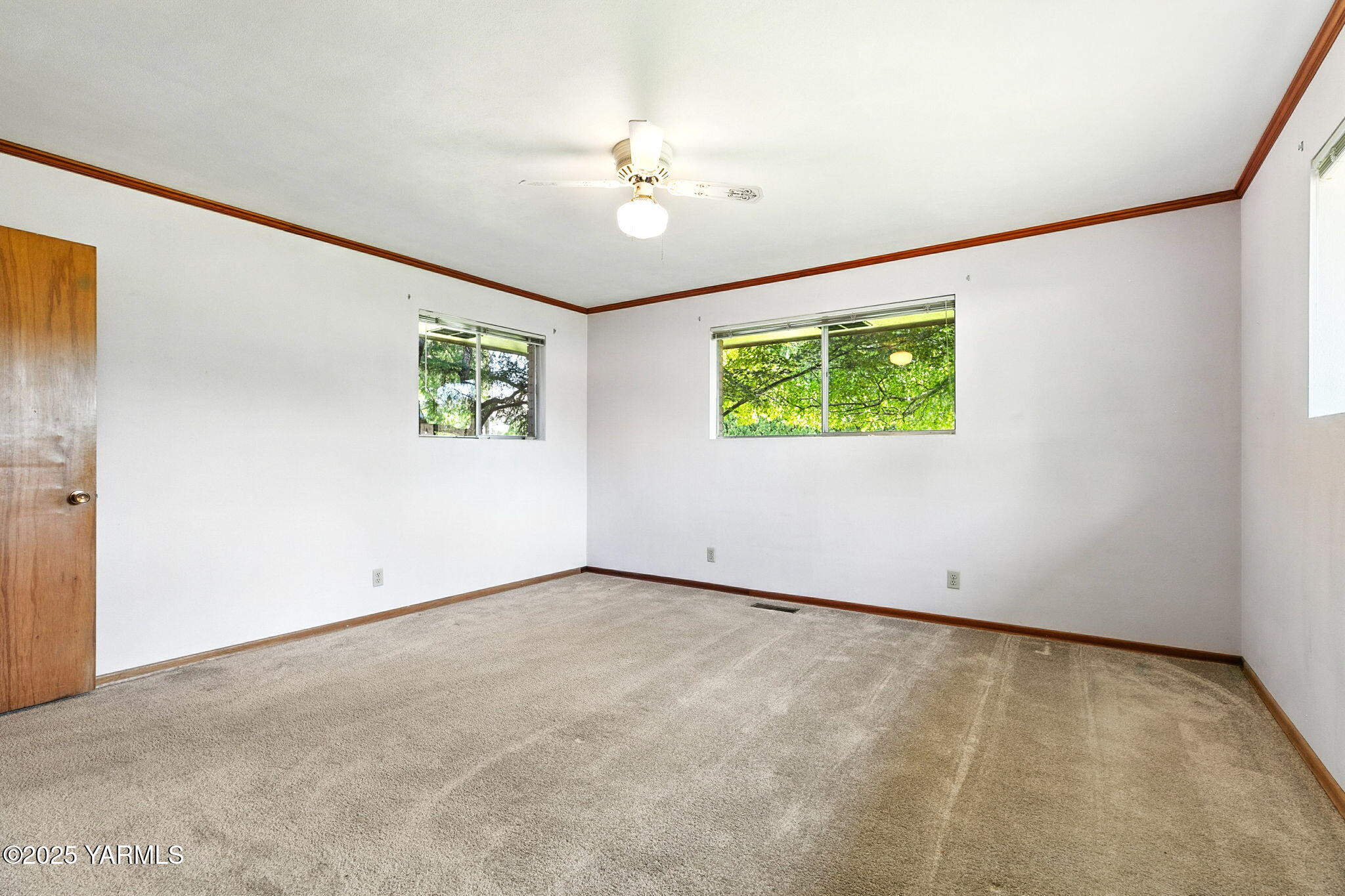 124 Warren Acres Dr