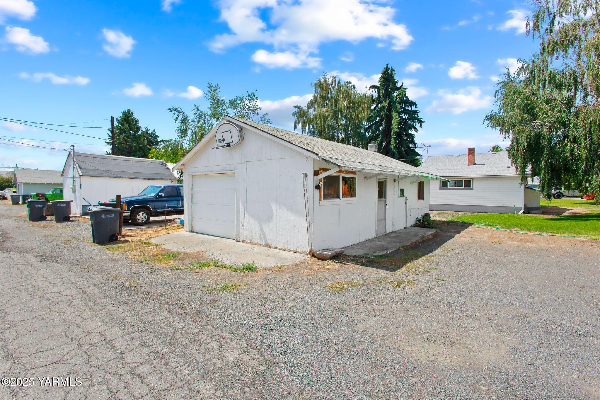 315 Penney Ave