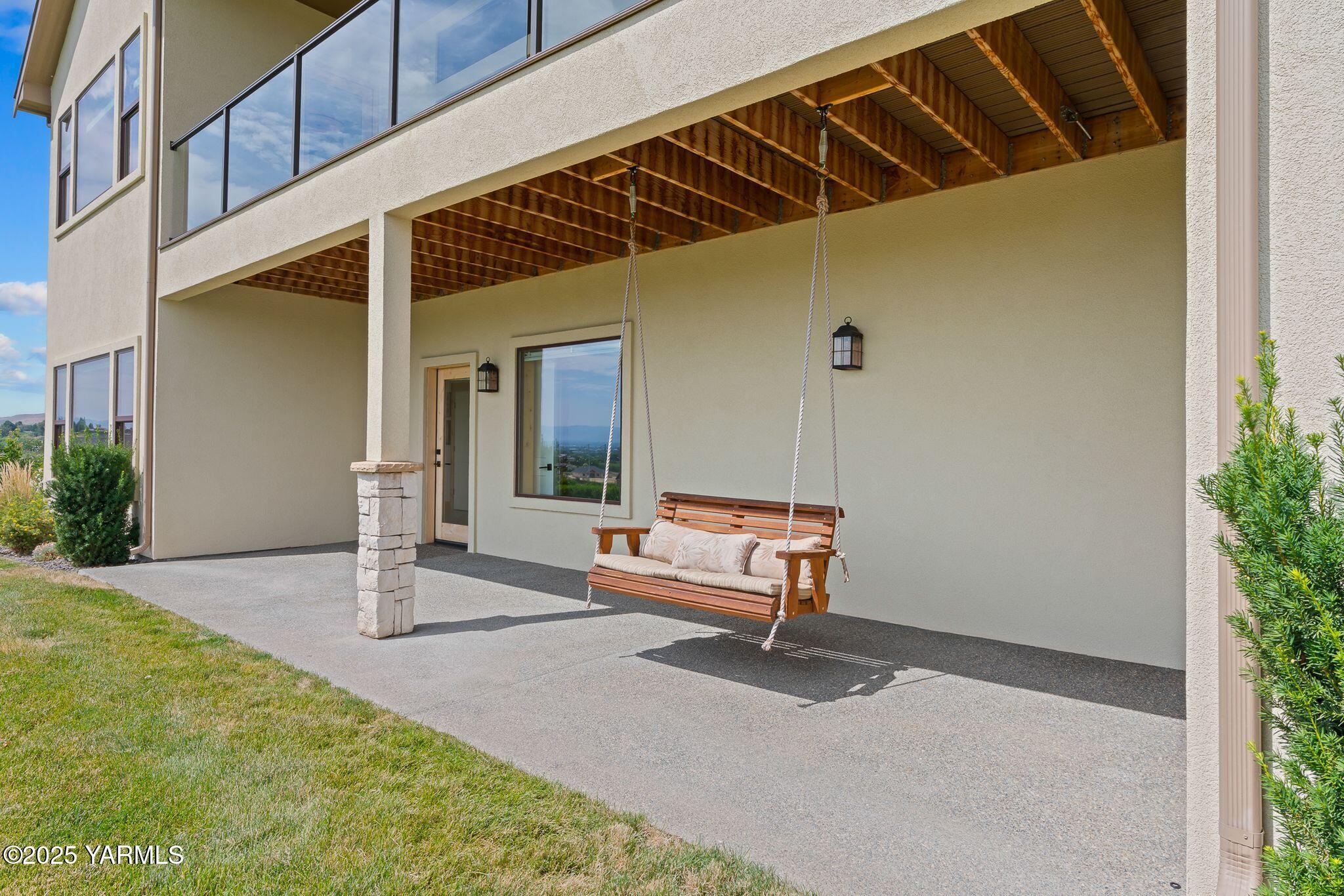 6300 Horizon View Ln