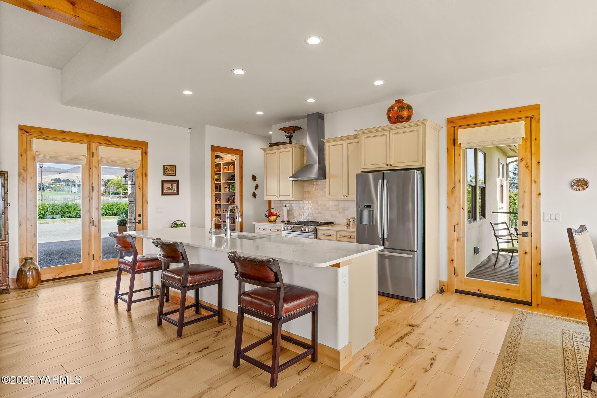 6300 Horizon View Ln