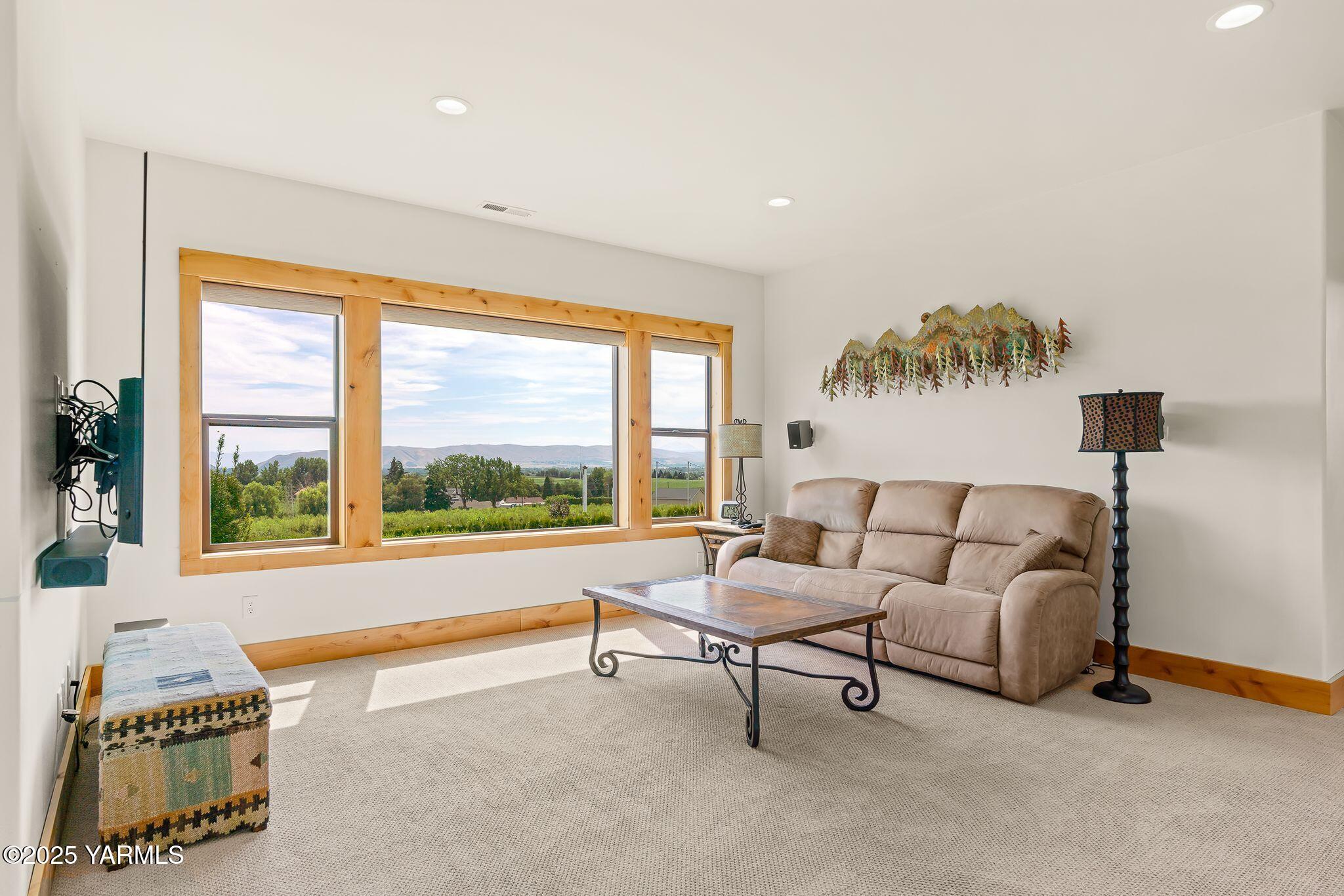 6300 Horizon View Ln