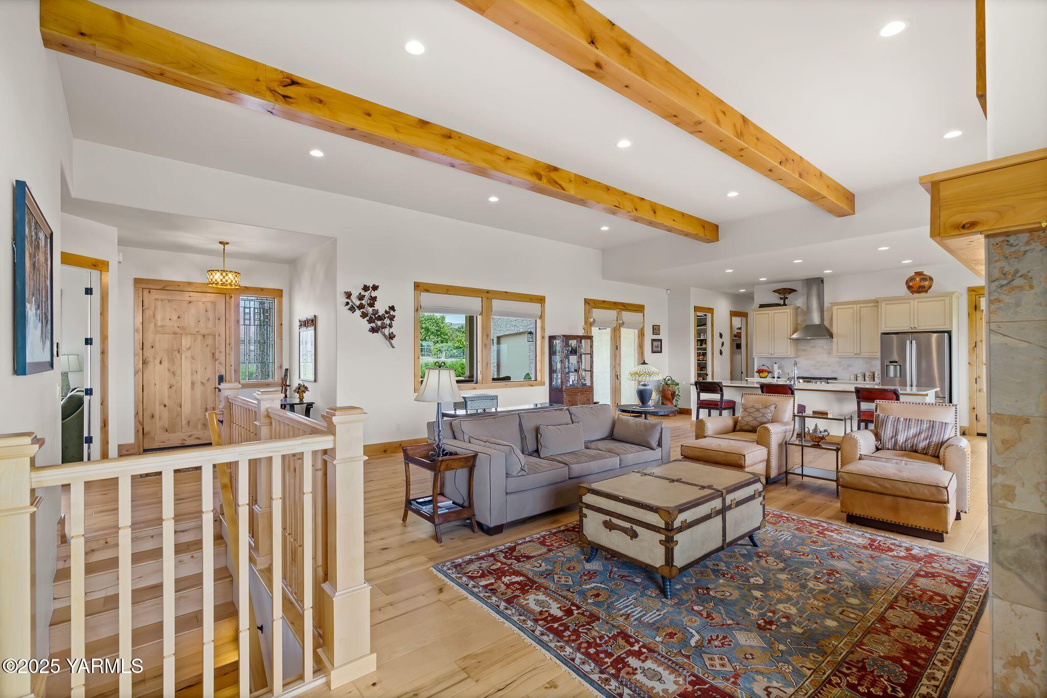 6300 Horizon View Ln