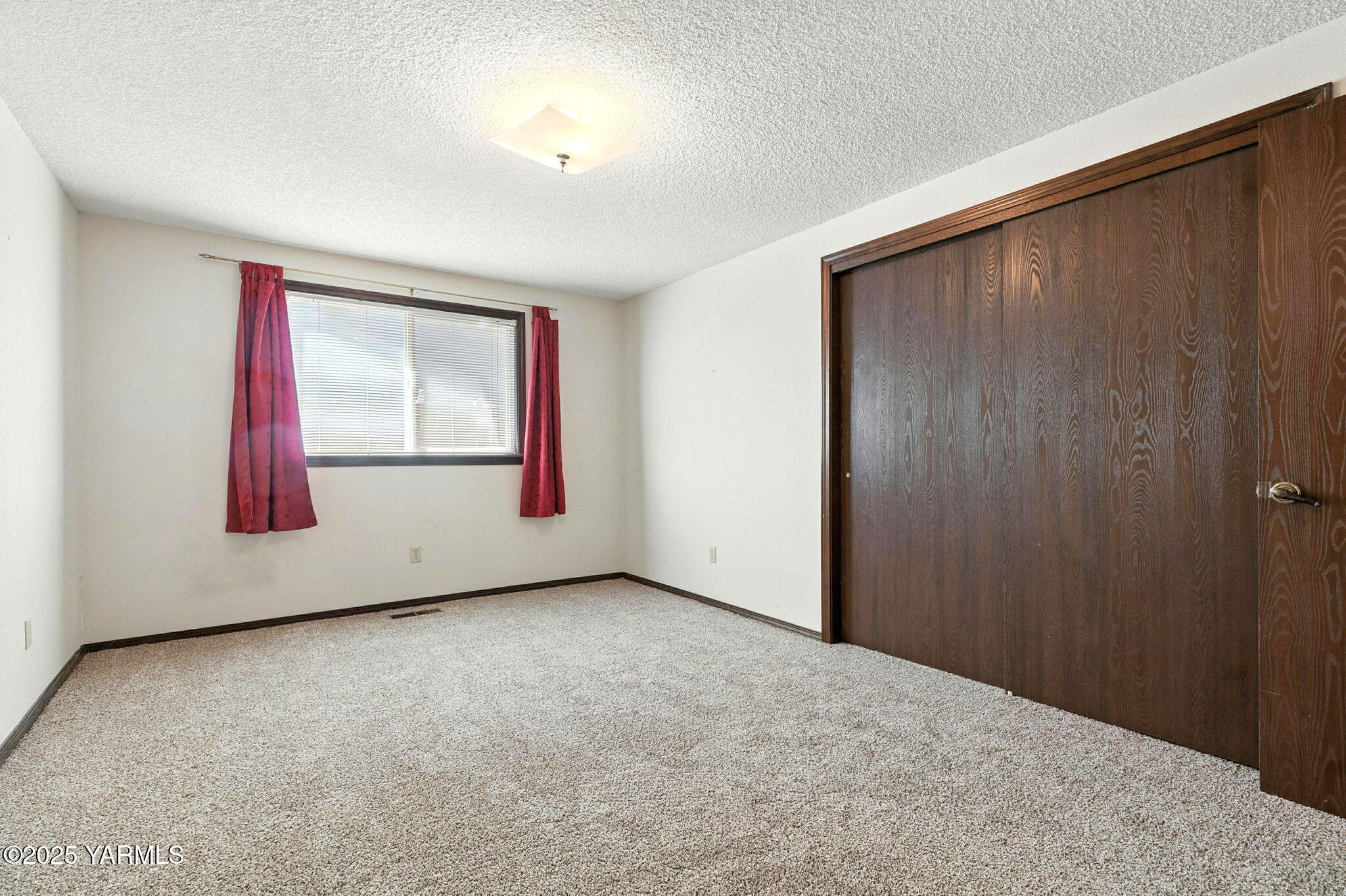 611 S 69th Ave
