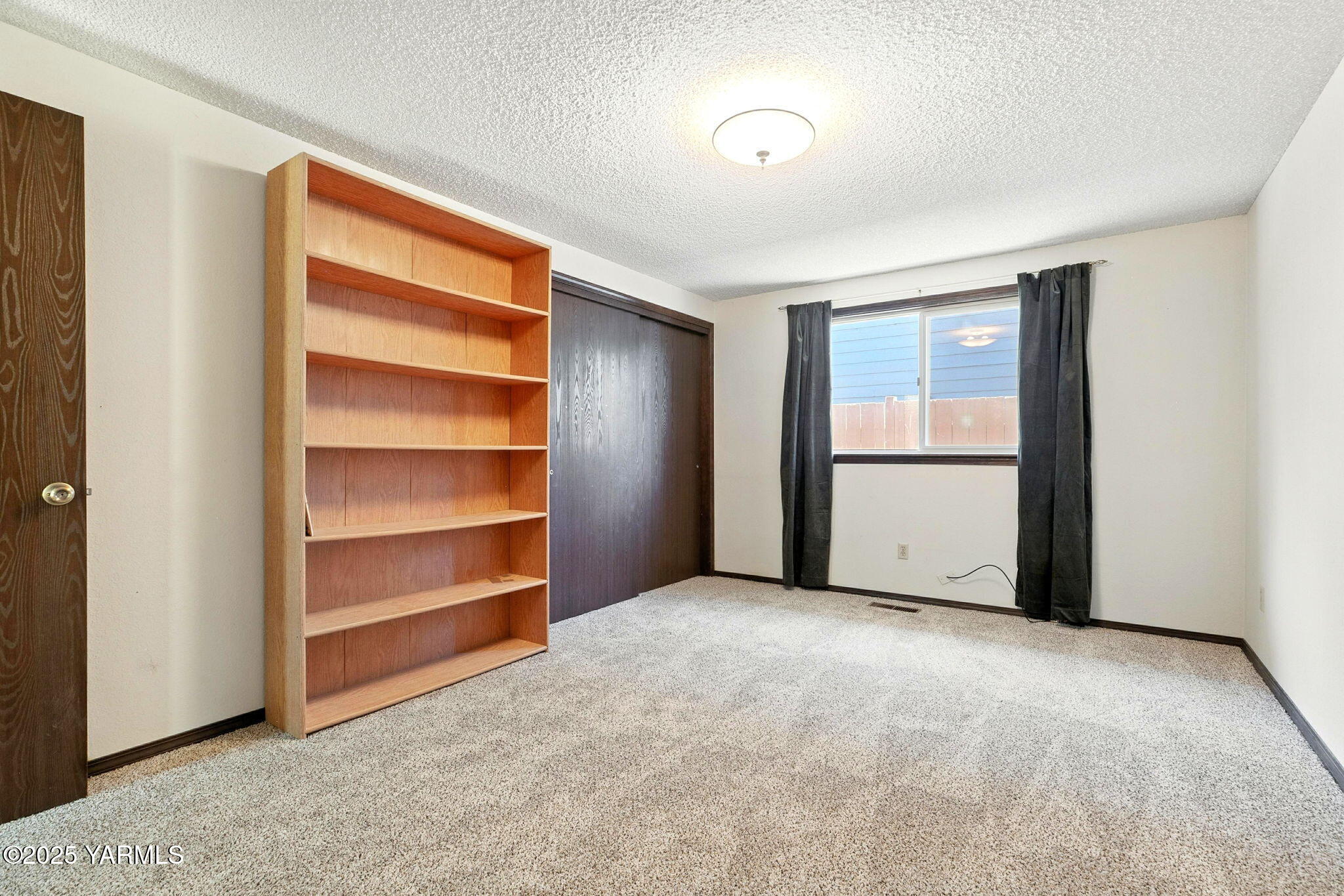 611 S 69th Ave