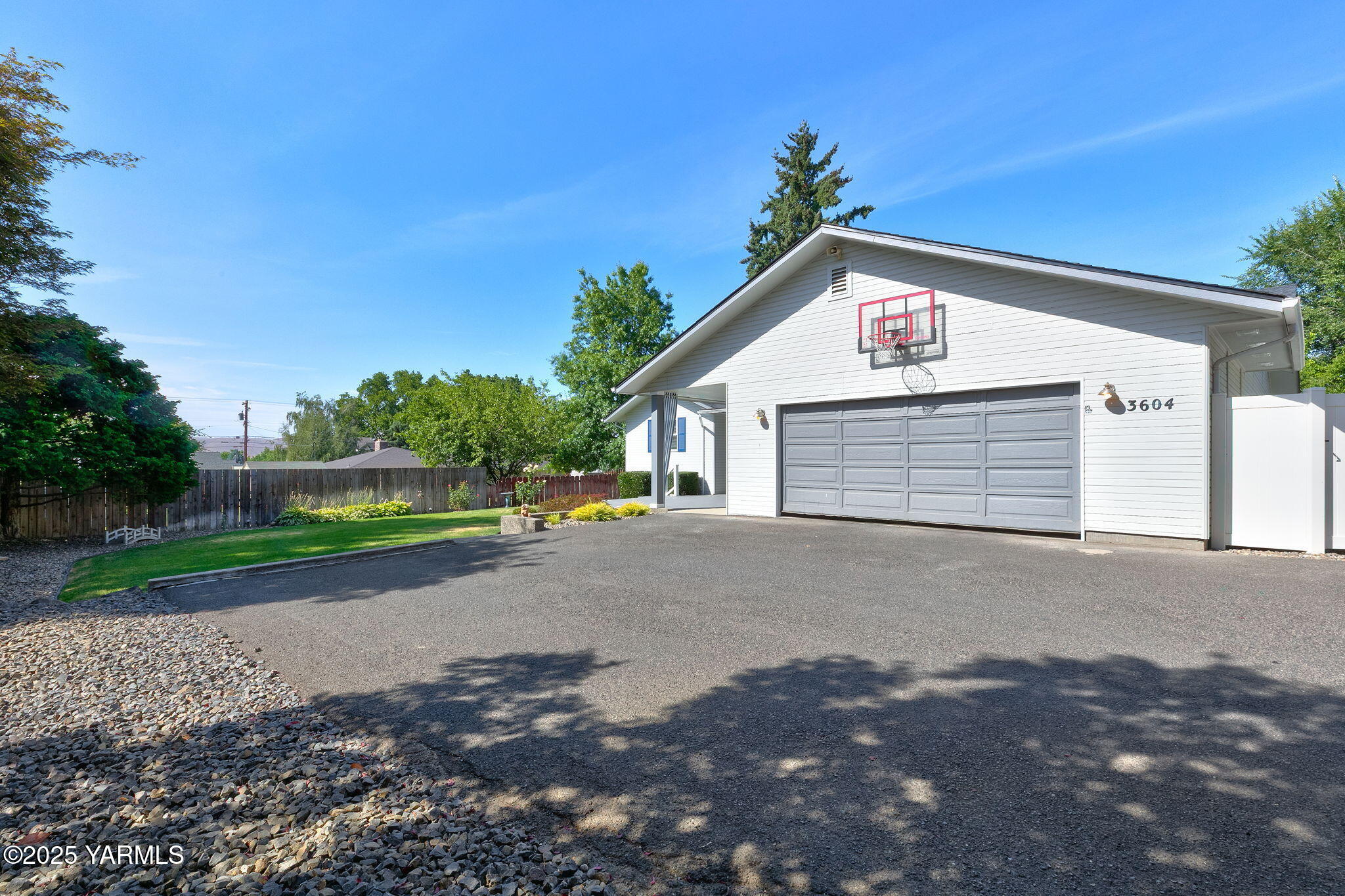 3604 Hillcrest Ct