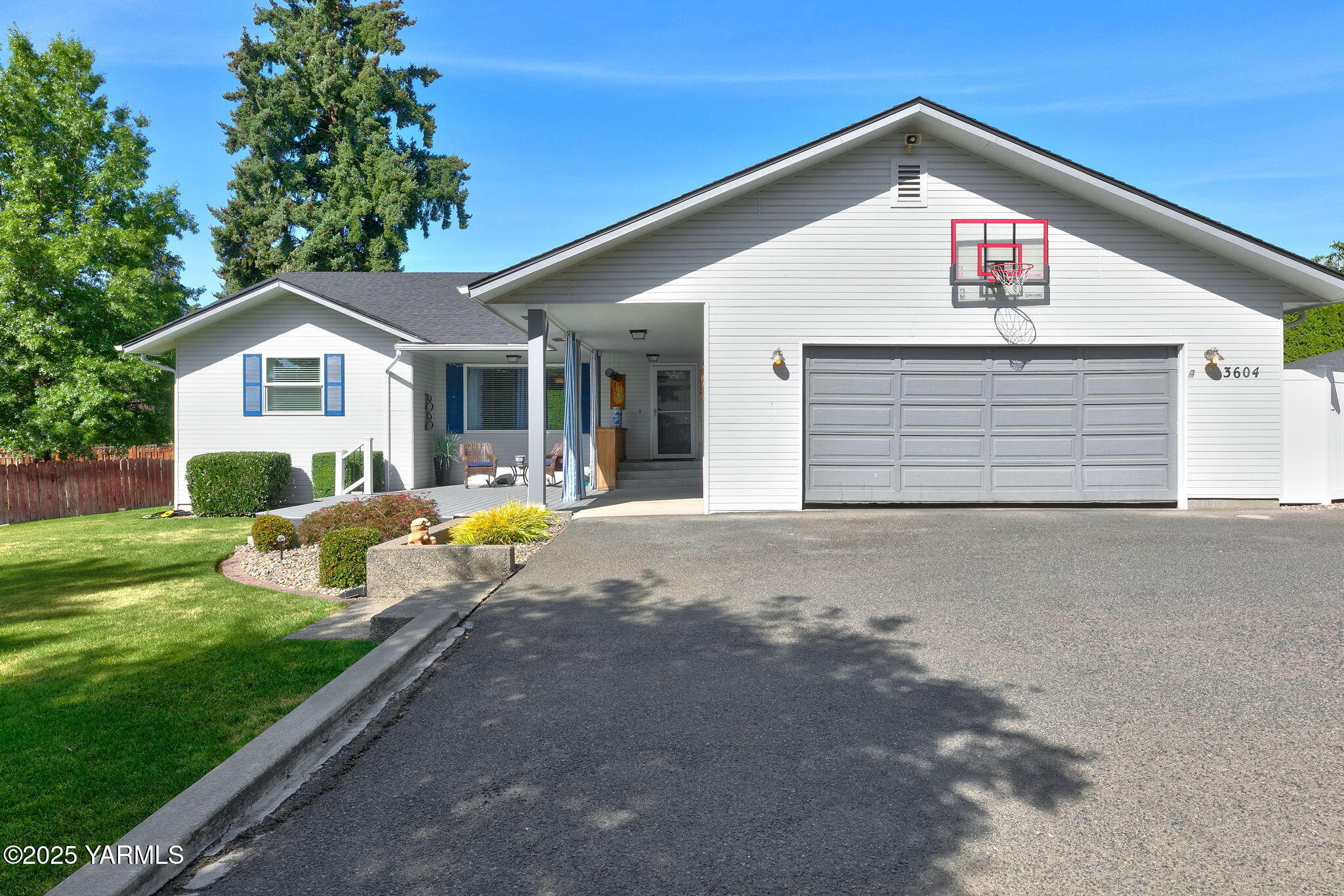 3604 Hillcrest Ct