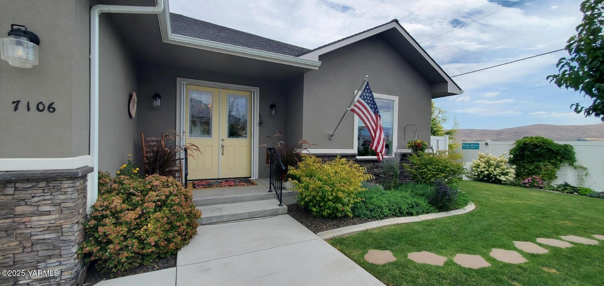 7106 Vista Ridge Ave