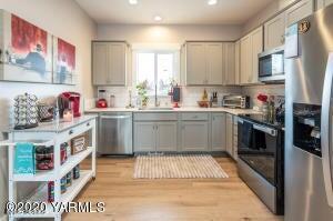 2600 Racquet Ln Unit: 26