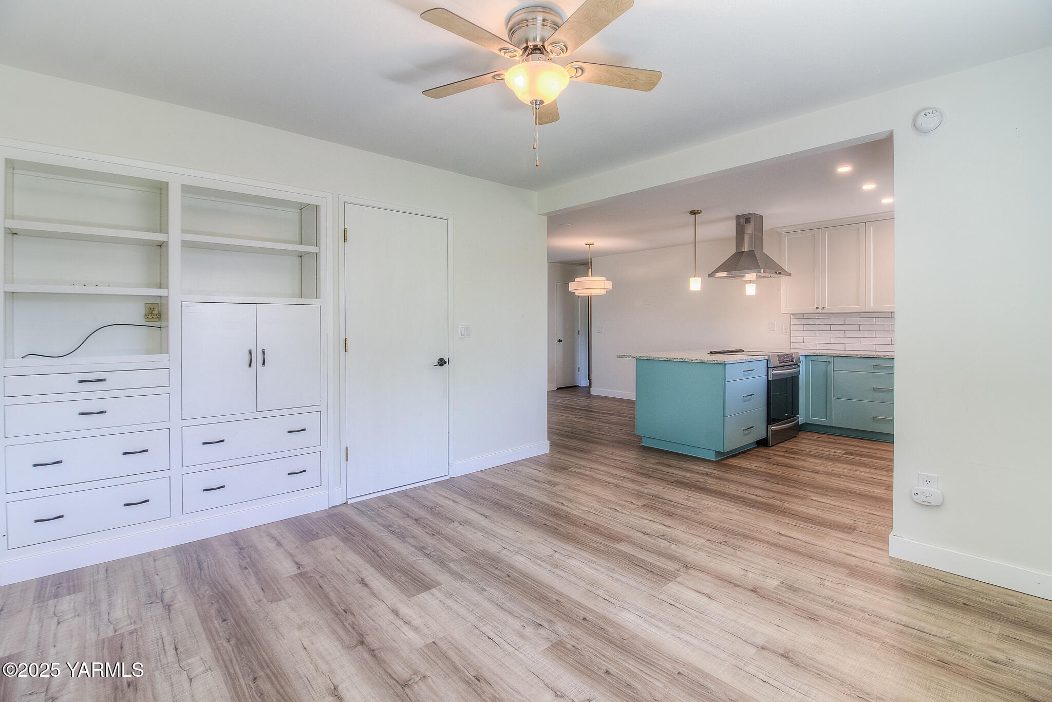 100 N 60th Ave Unit: 15