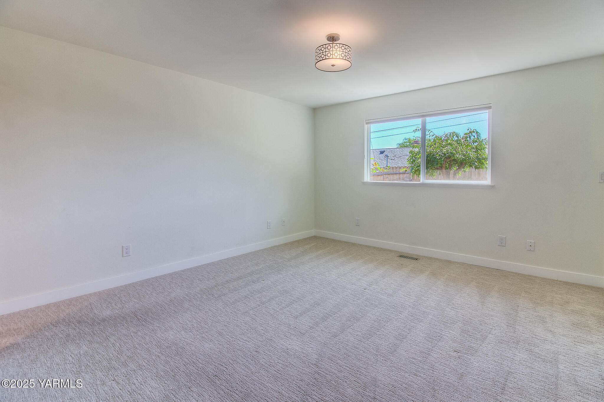 100 N 60th Ave Unit: 15