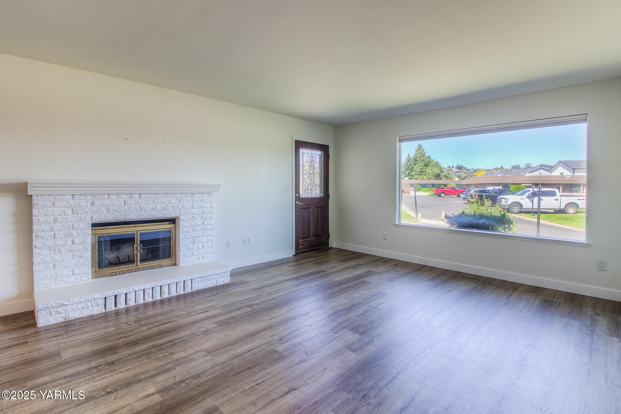 100 N 60th Ave Unit: 15