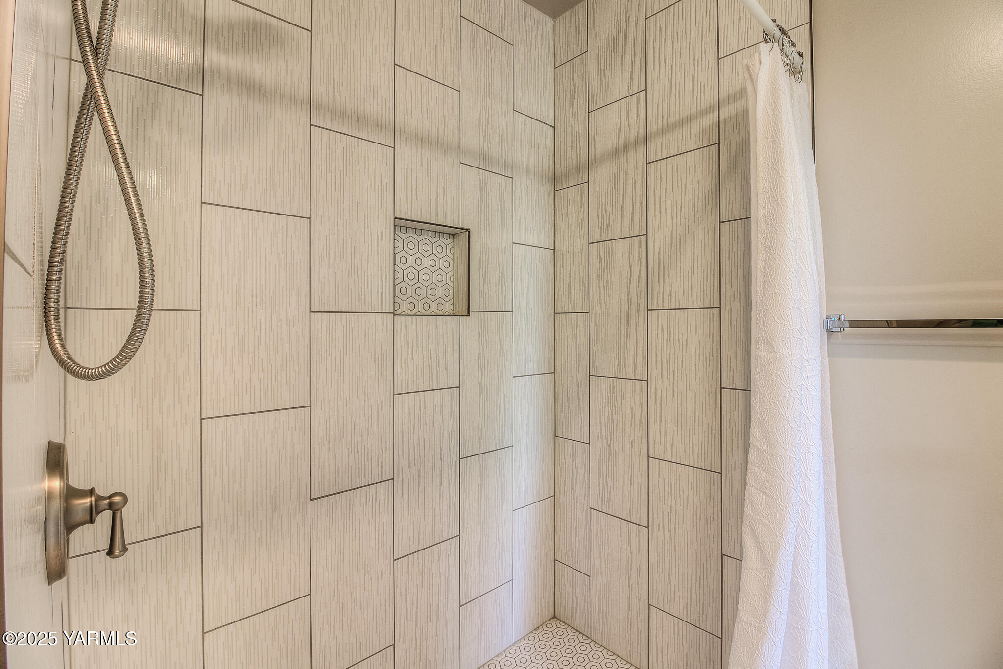 100 N 60th Ave Unit: 15