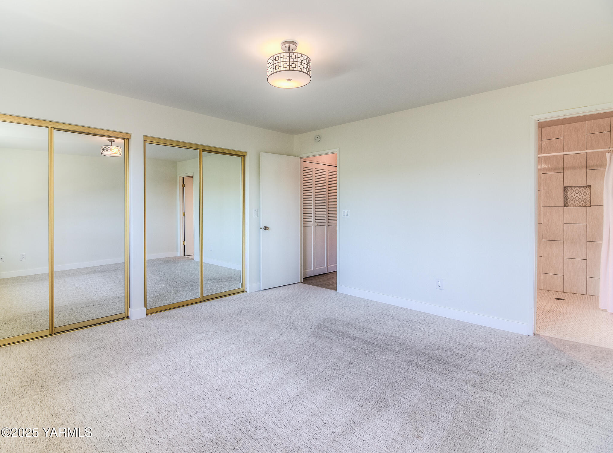 100 N 60th Ave Unit: 15
