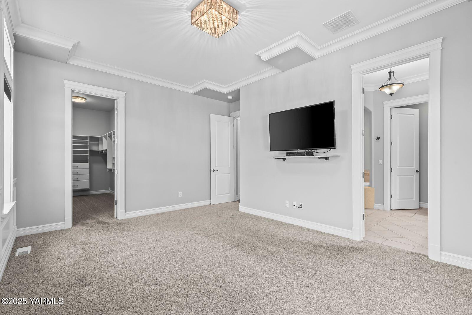 607 N 74th Ave