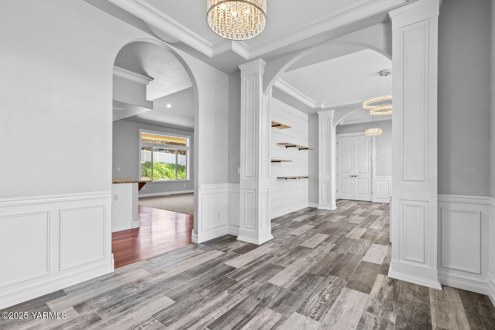 607 N 74th Ave