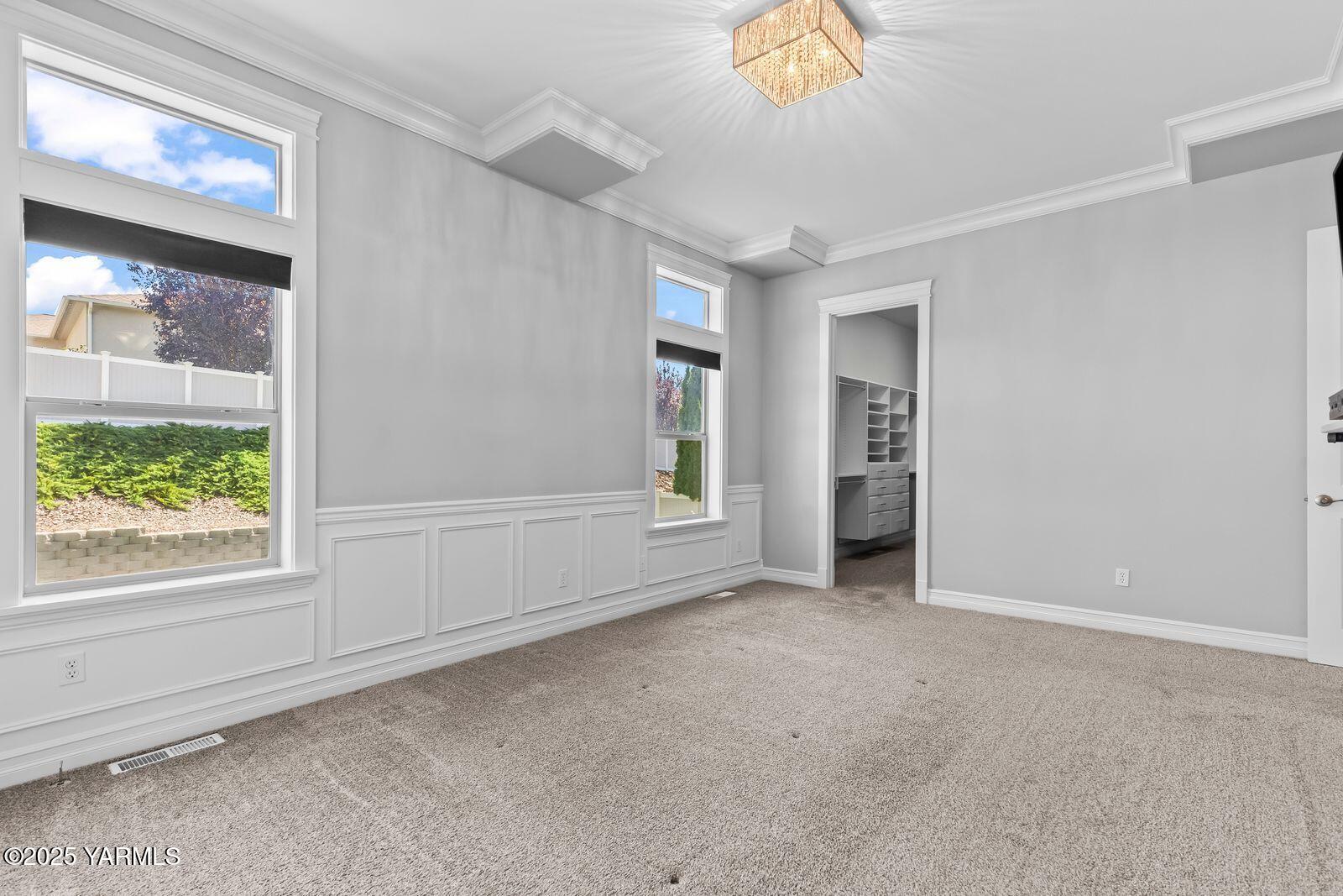 607 N 74th Ave
