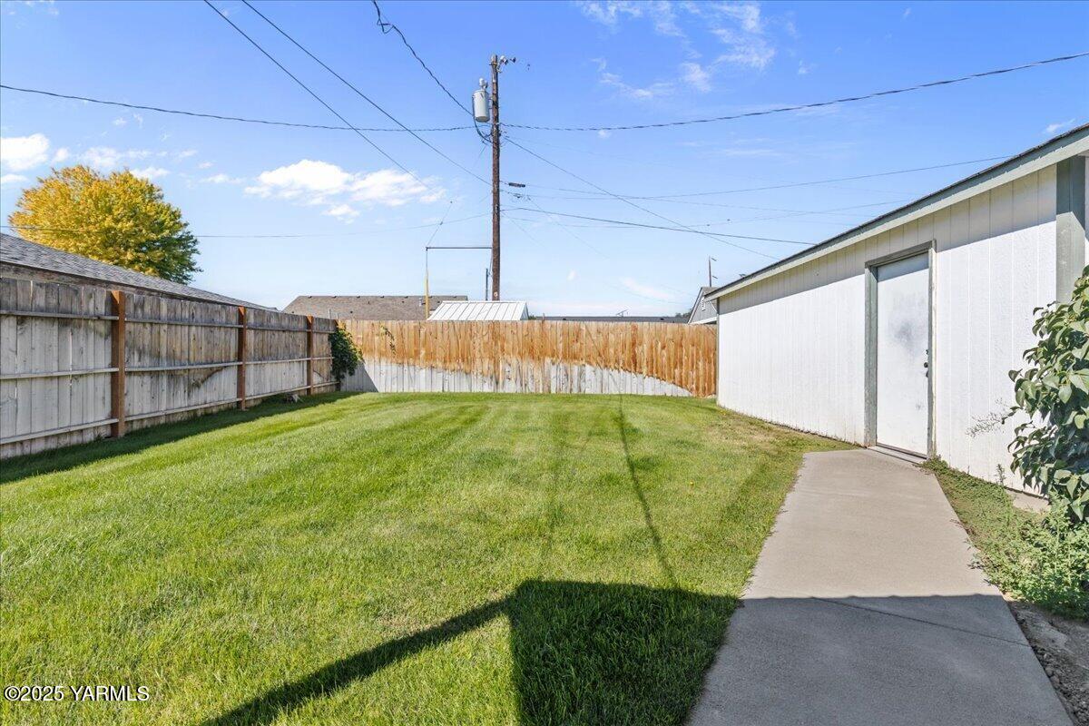 408 N 10th St