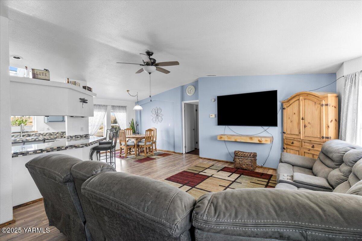 641 Moody Rd