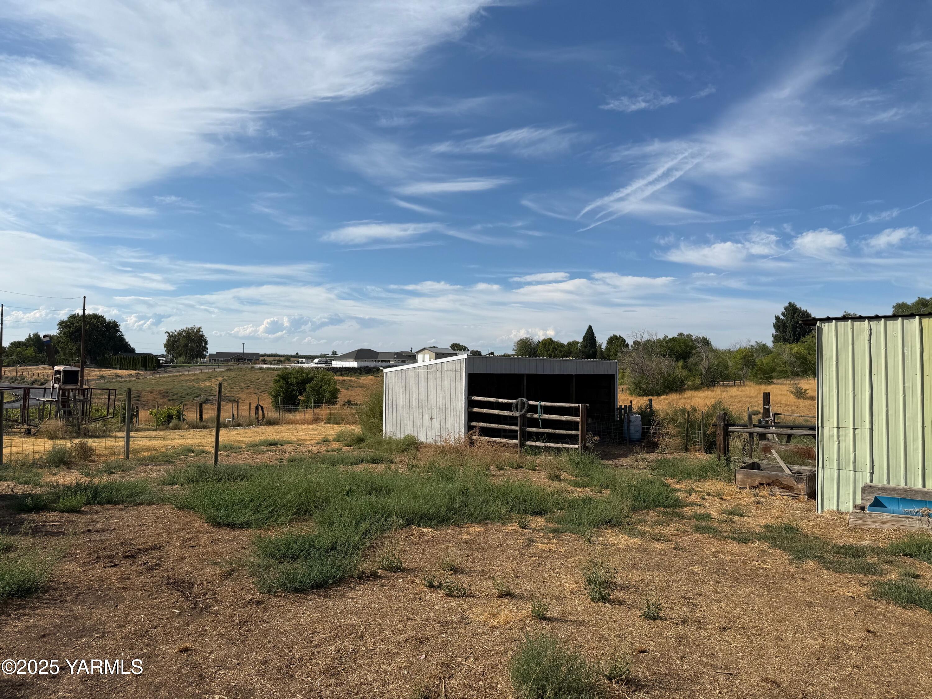 2781 E Zillah Dr