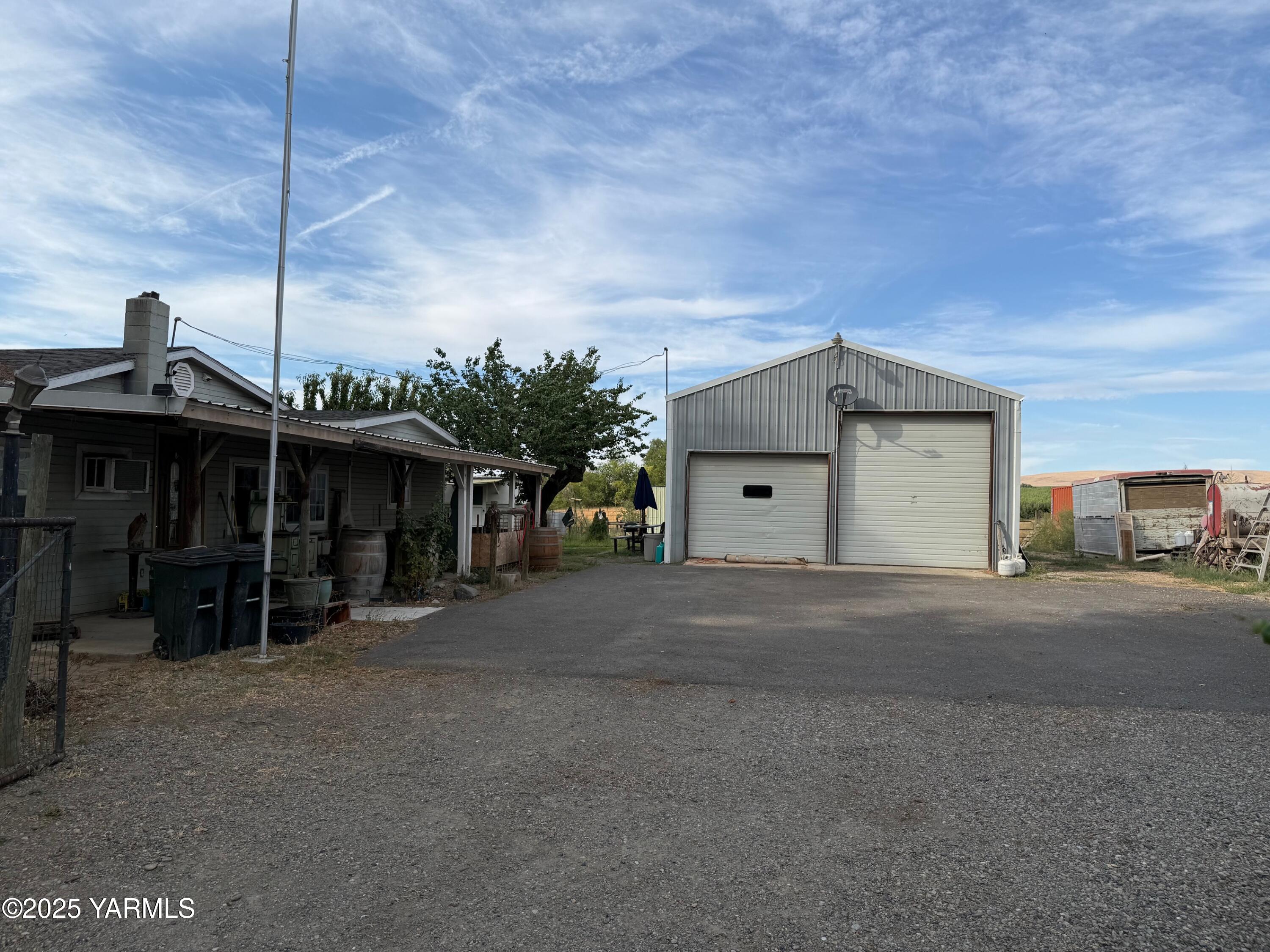 2781 E Zillah Dr