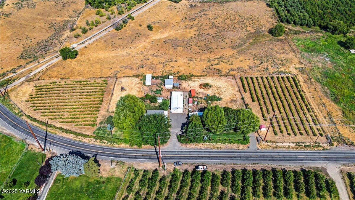 2781 E Zillah Dr