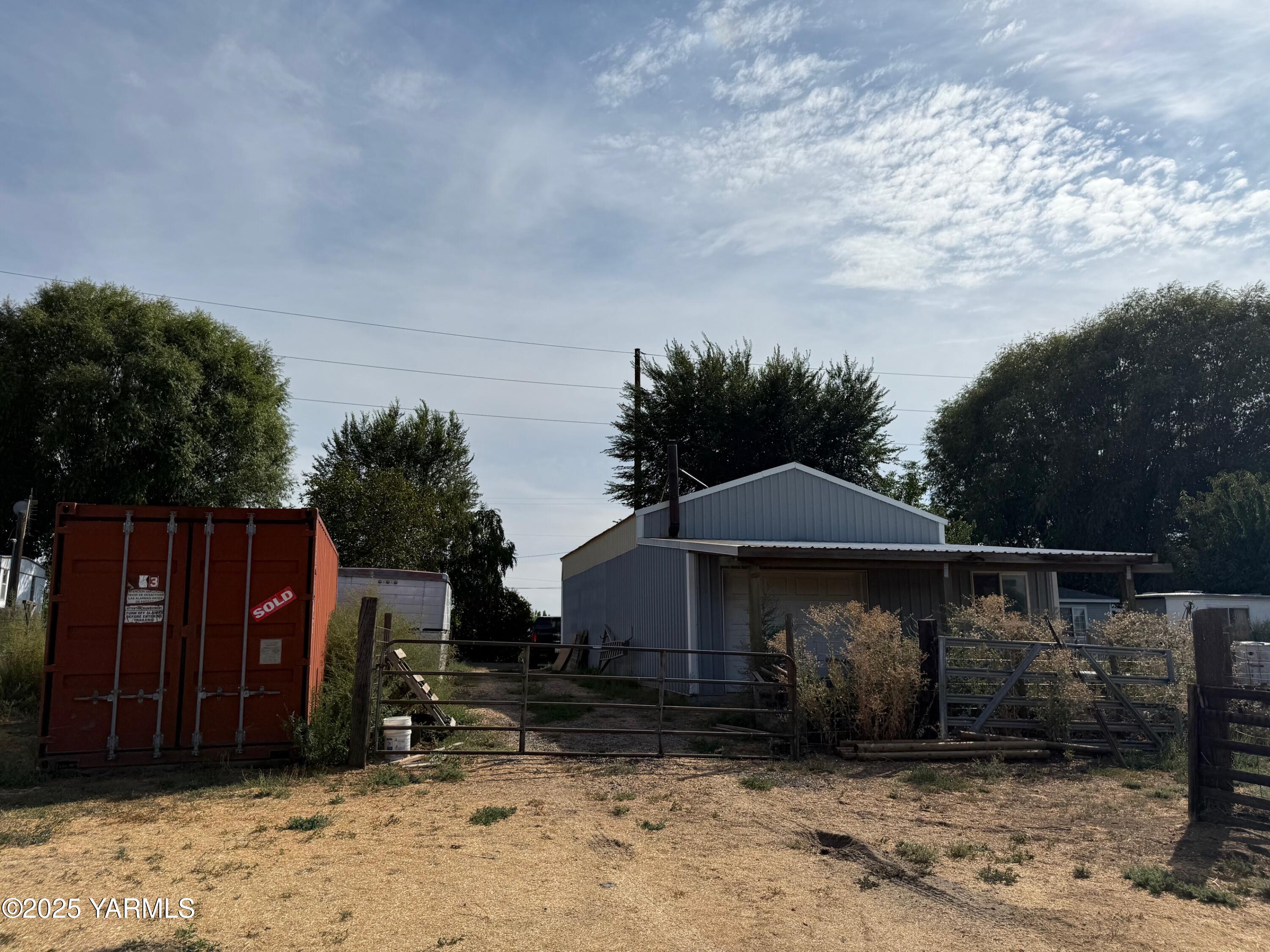 2781 E Zillah Dr