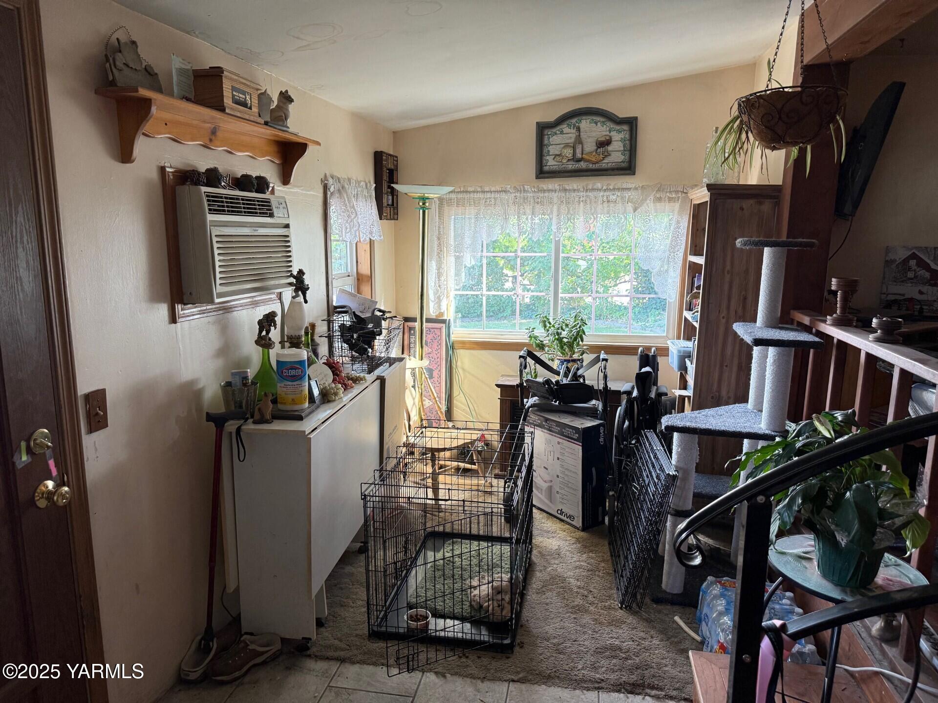2781 E Zillah Dr