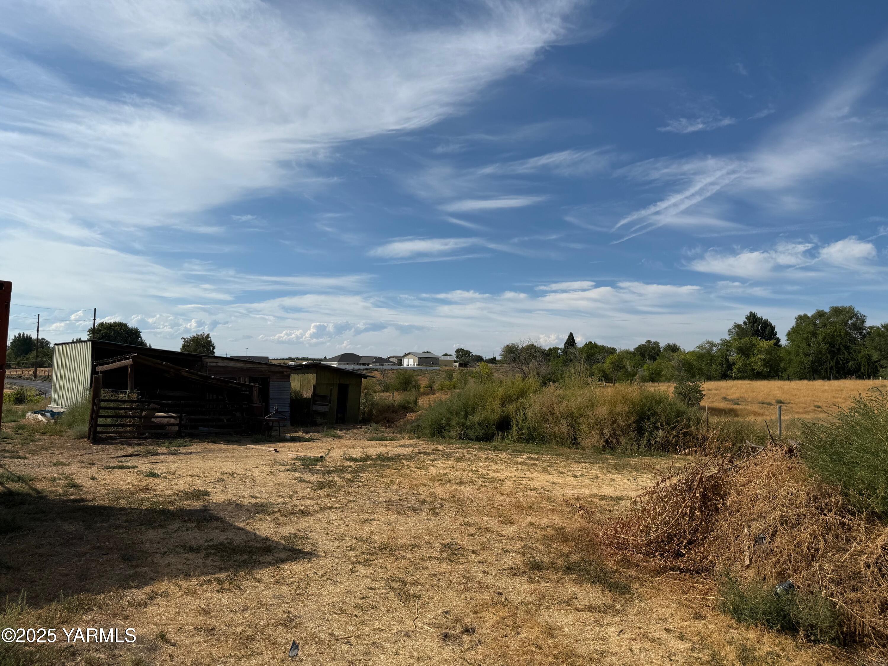 2781 E Zillah Dr