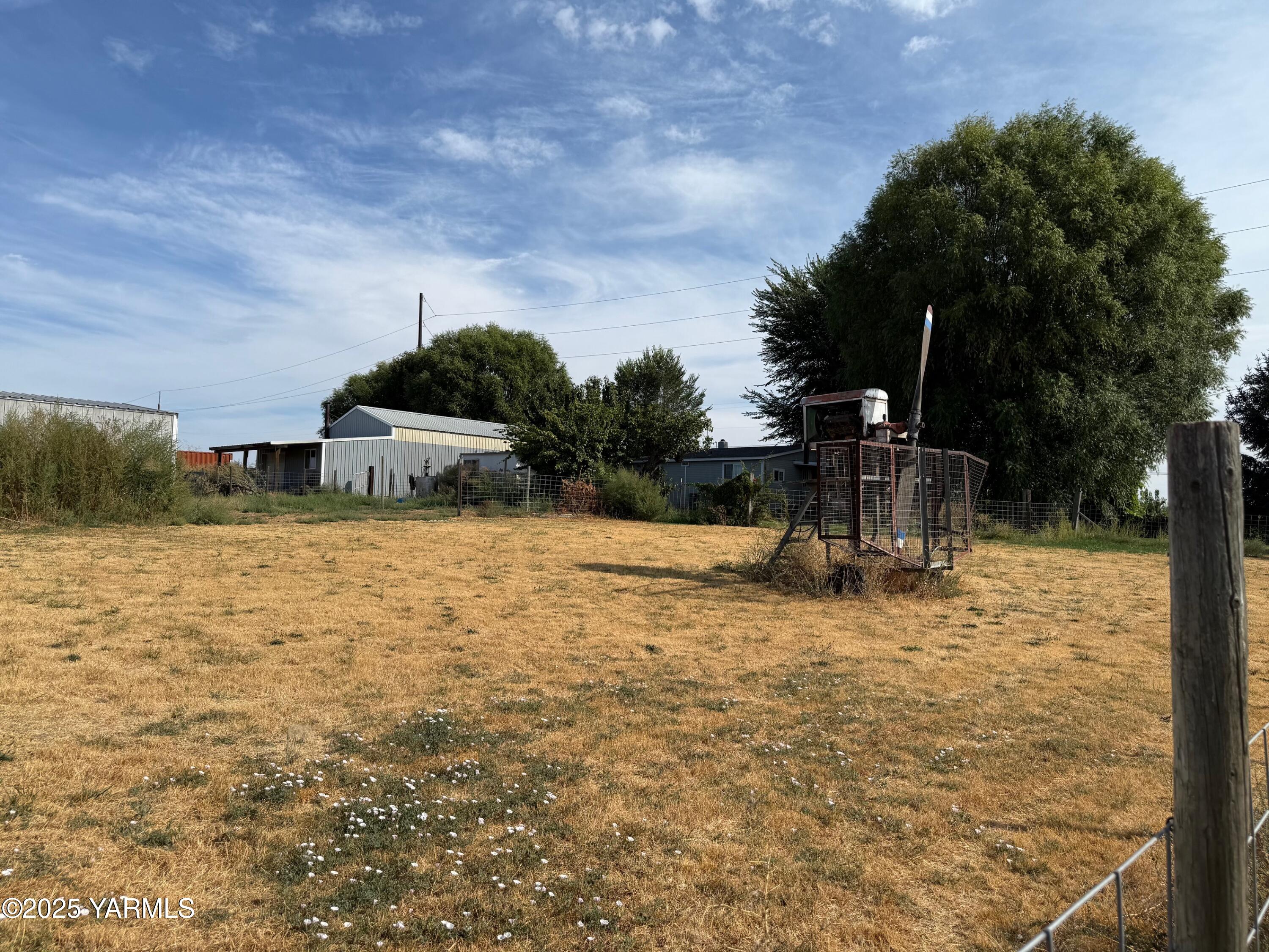 2781 E Zillah Dr