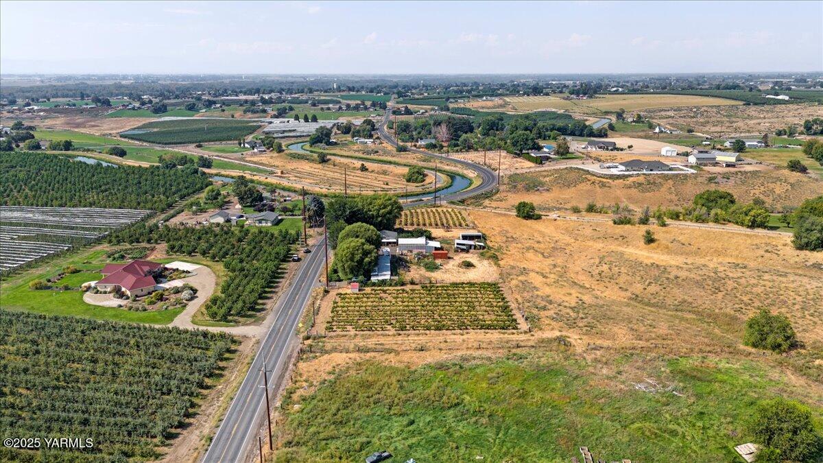 2781 E Zillah Dr