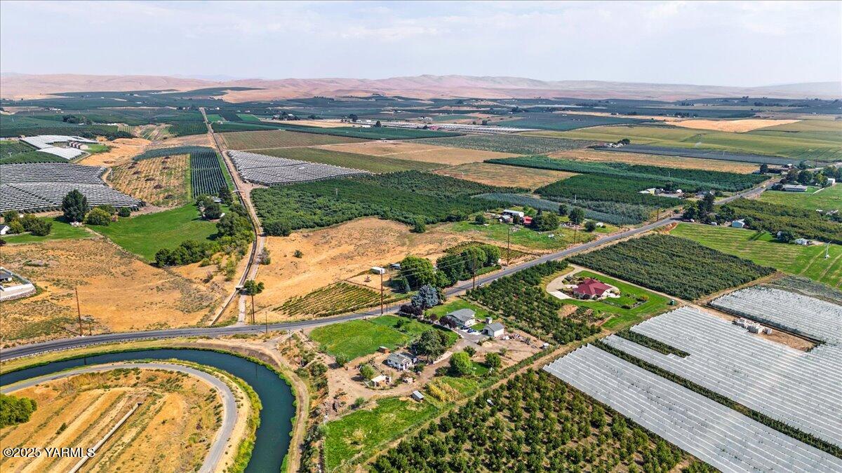 2781 E Zillah Dr