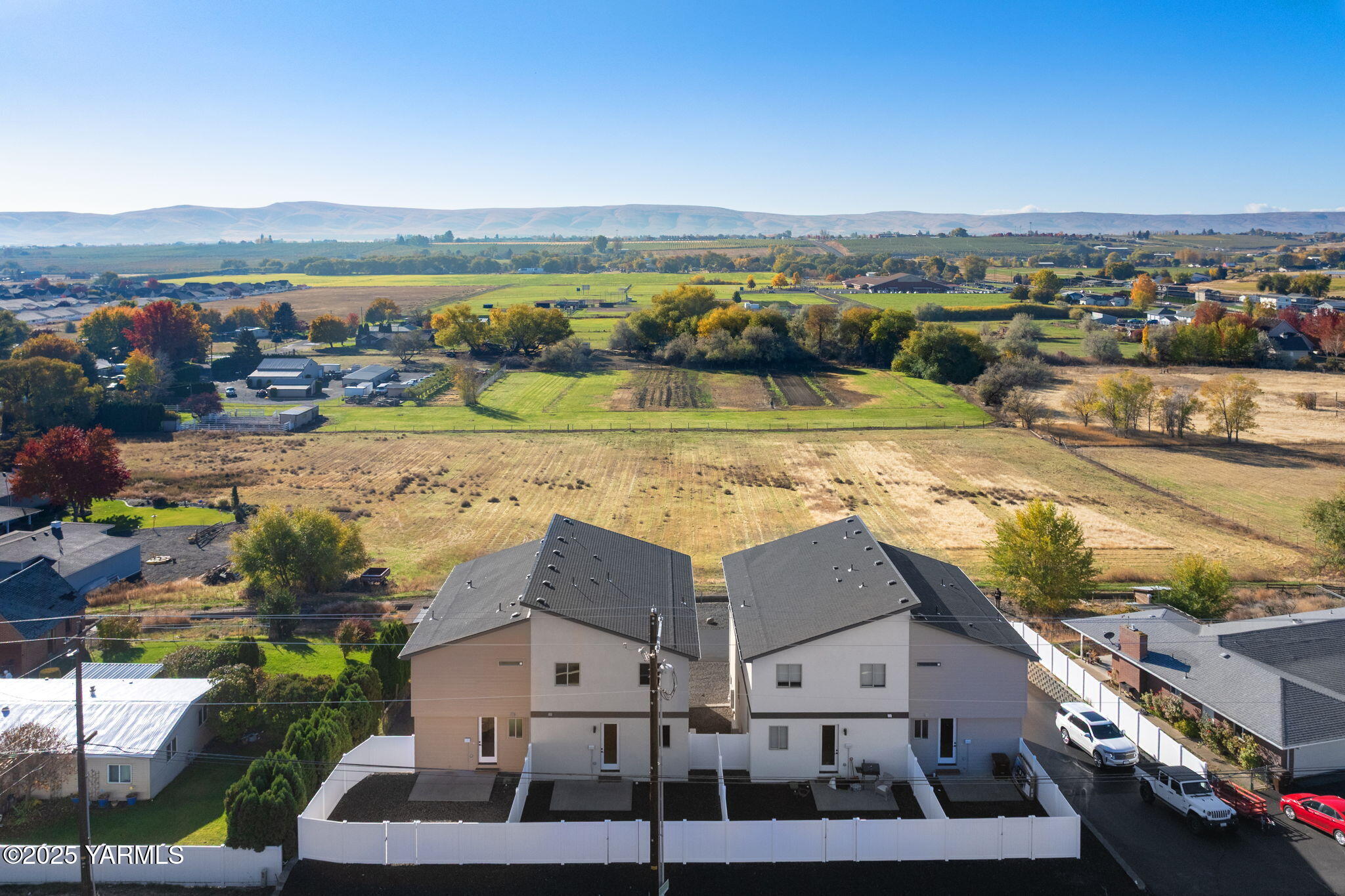 9304 Tieton Dr Unit: 1&2