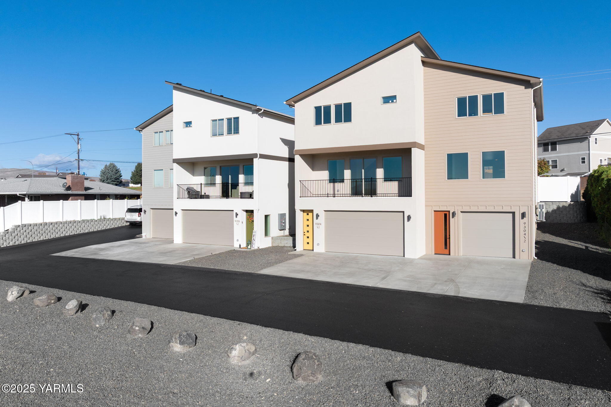 9304 Tieton Dr Unit: 1&2