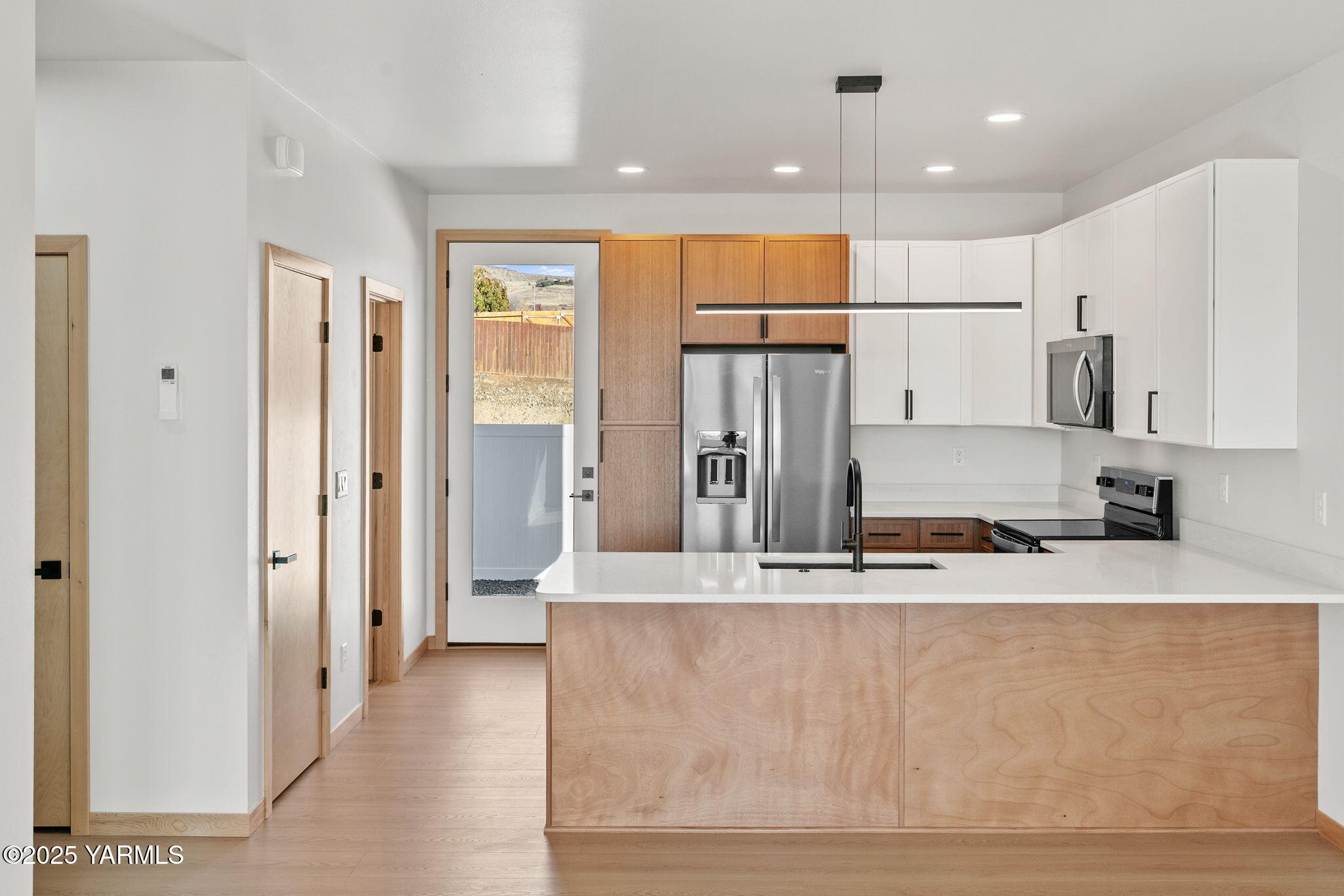 9304 Tieton Dr Unit: 1&2