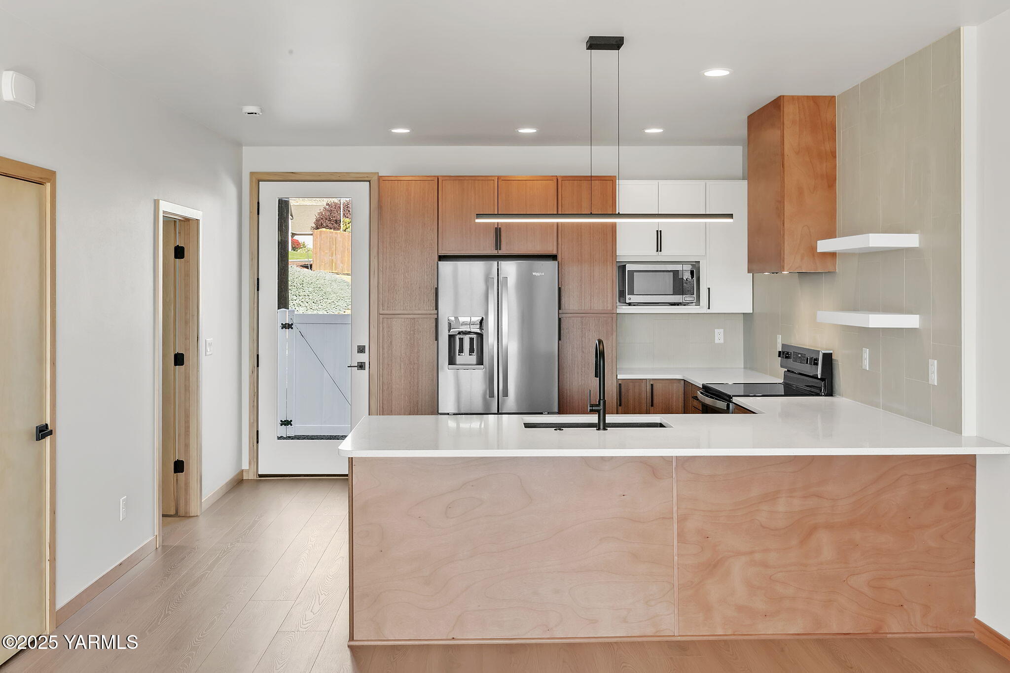 9304 Tieton Dr Unit: 1&2