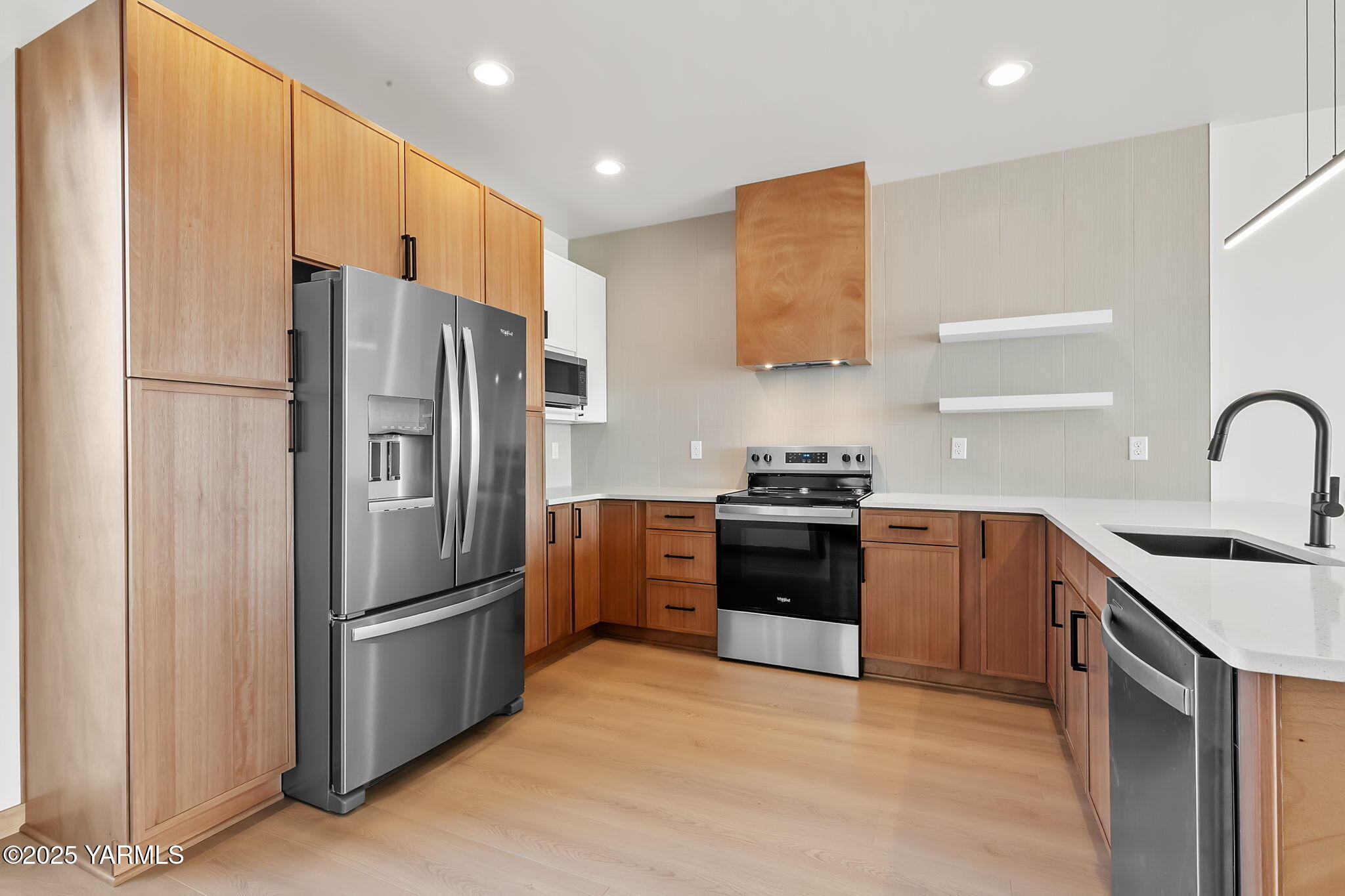 9304 Tieton Dr Unit: 1&2