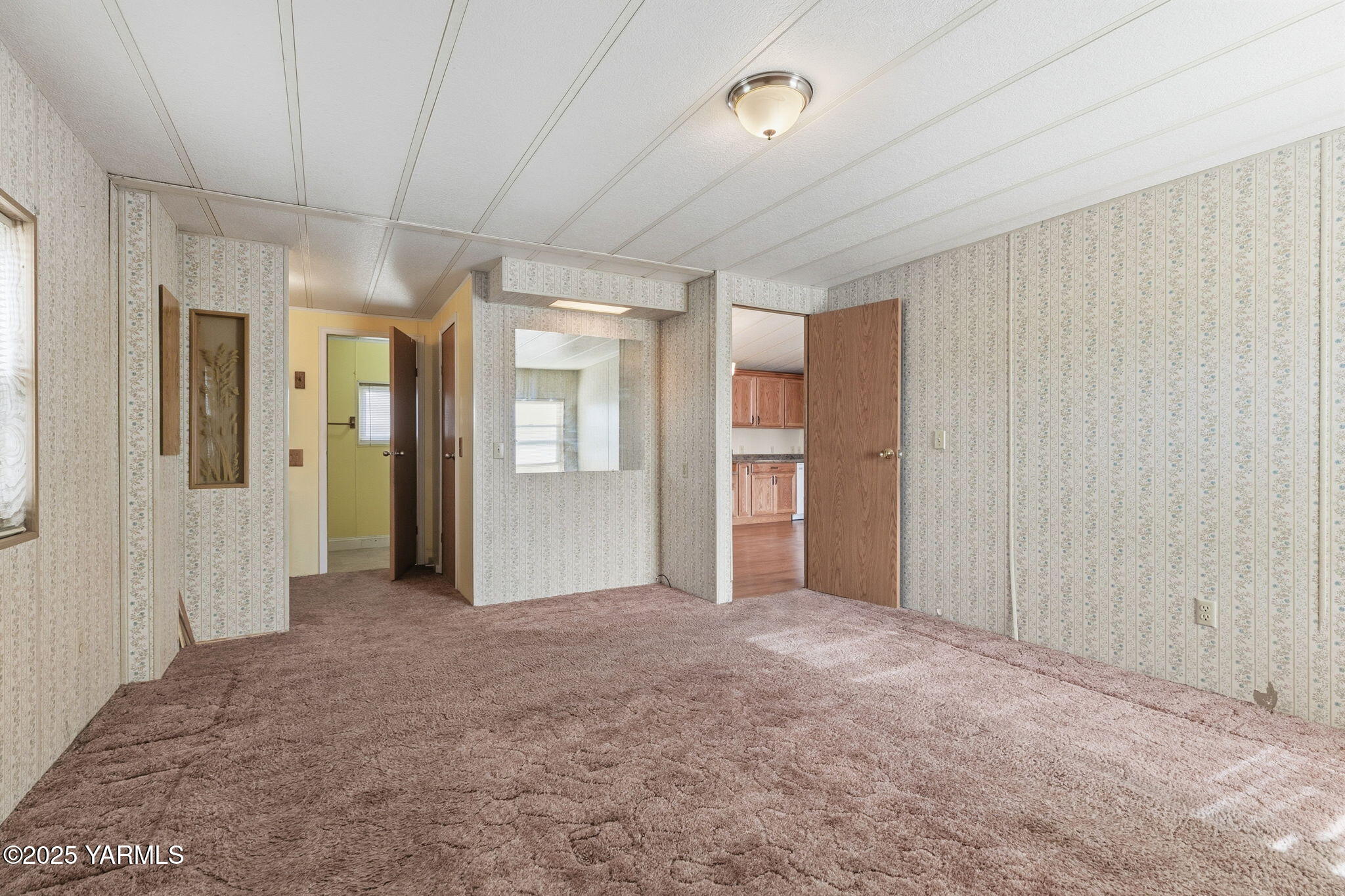 231 Lakeshore Dr