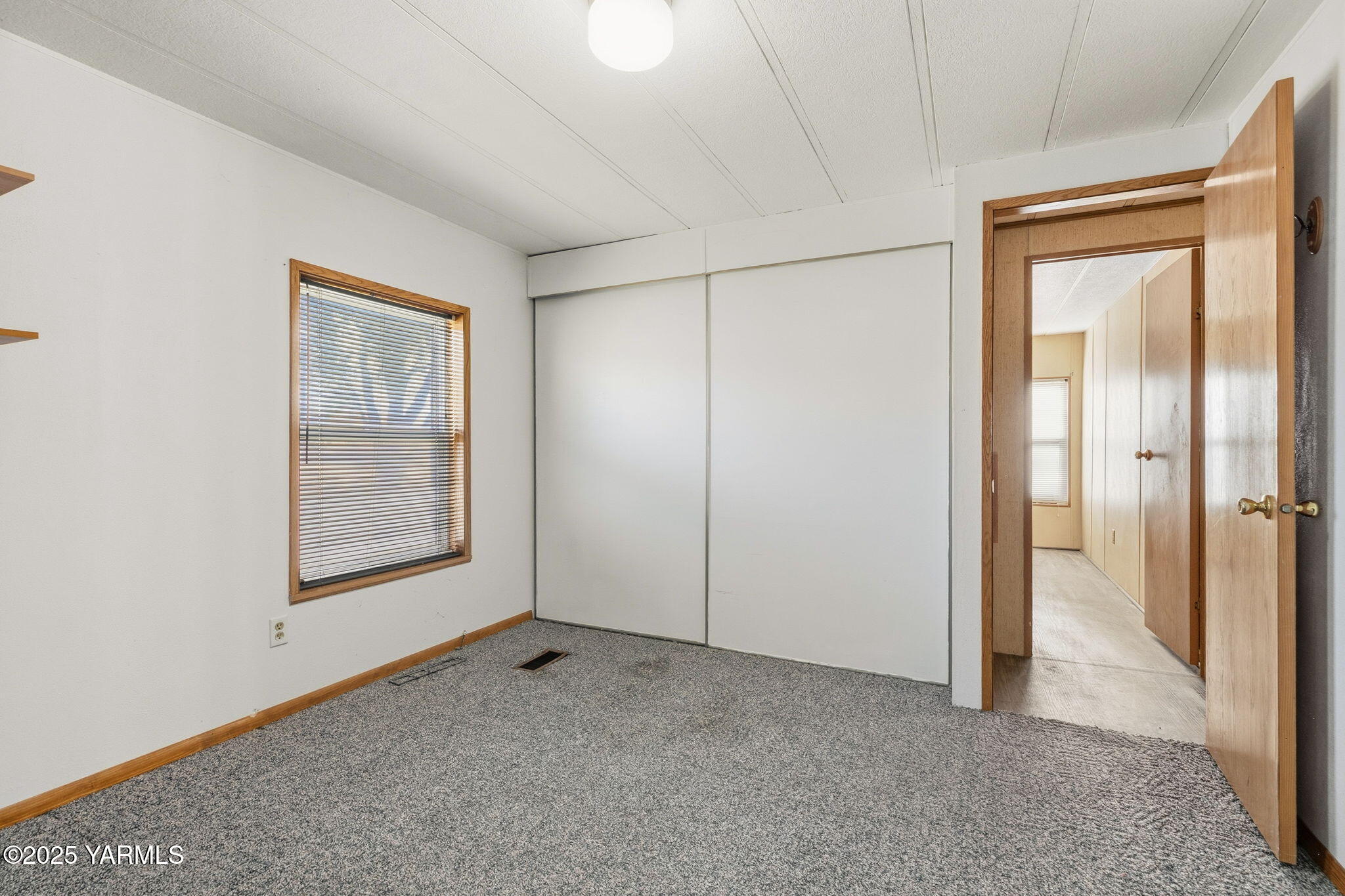 231 Lakeshore Dr