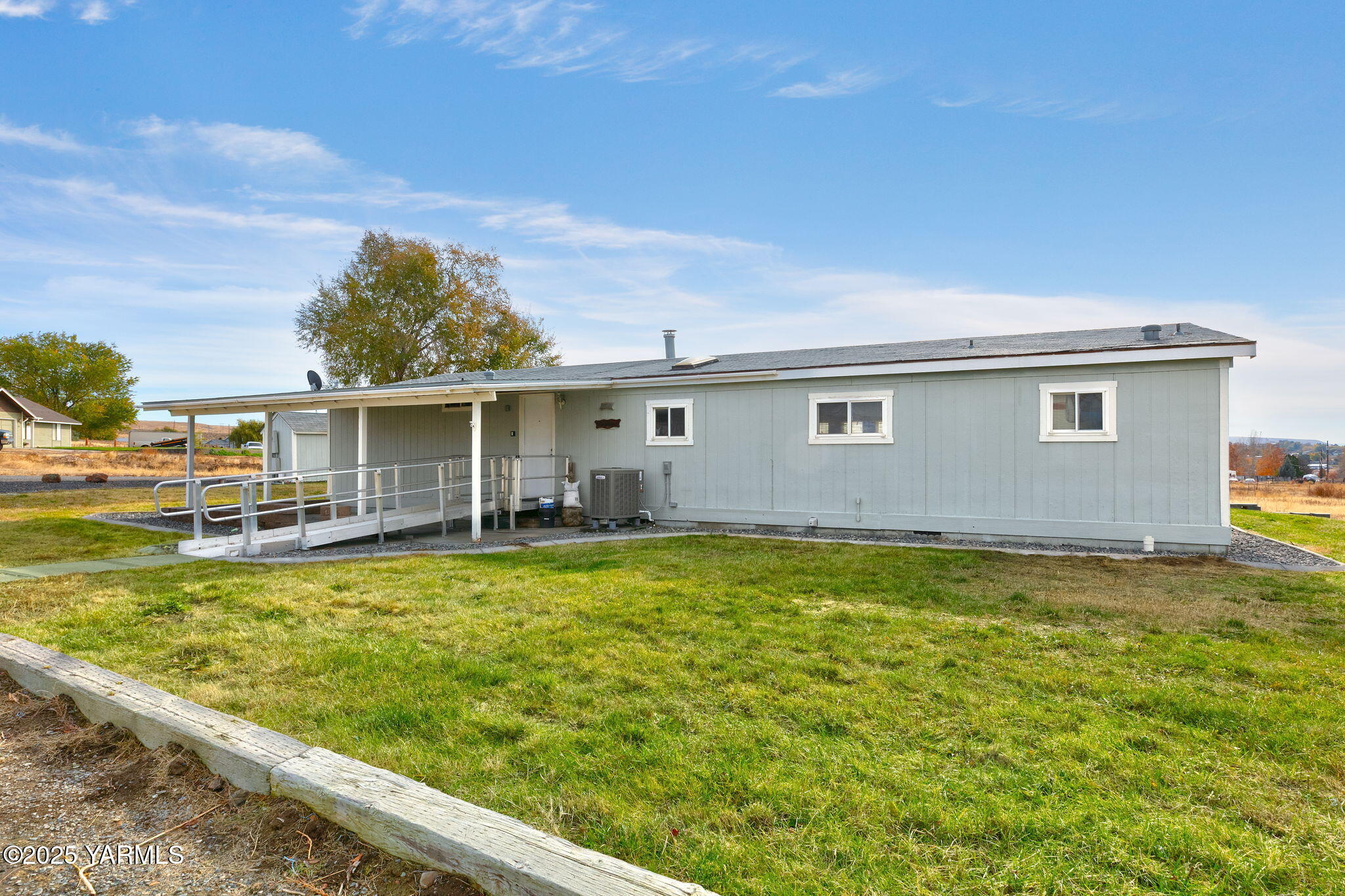 231 Lakeshore Dr
