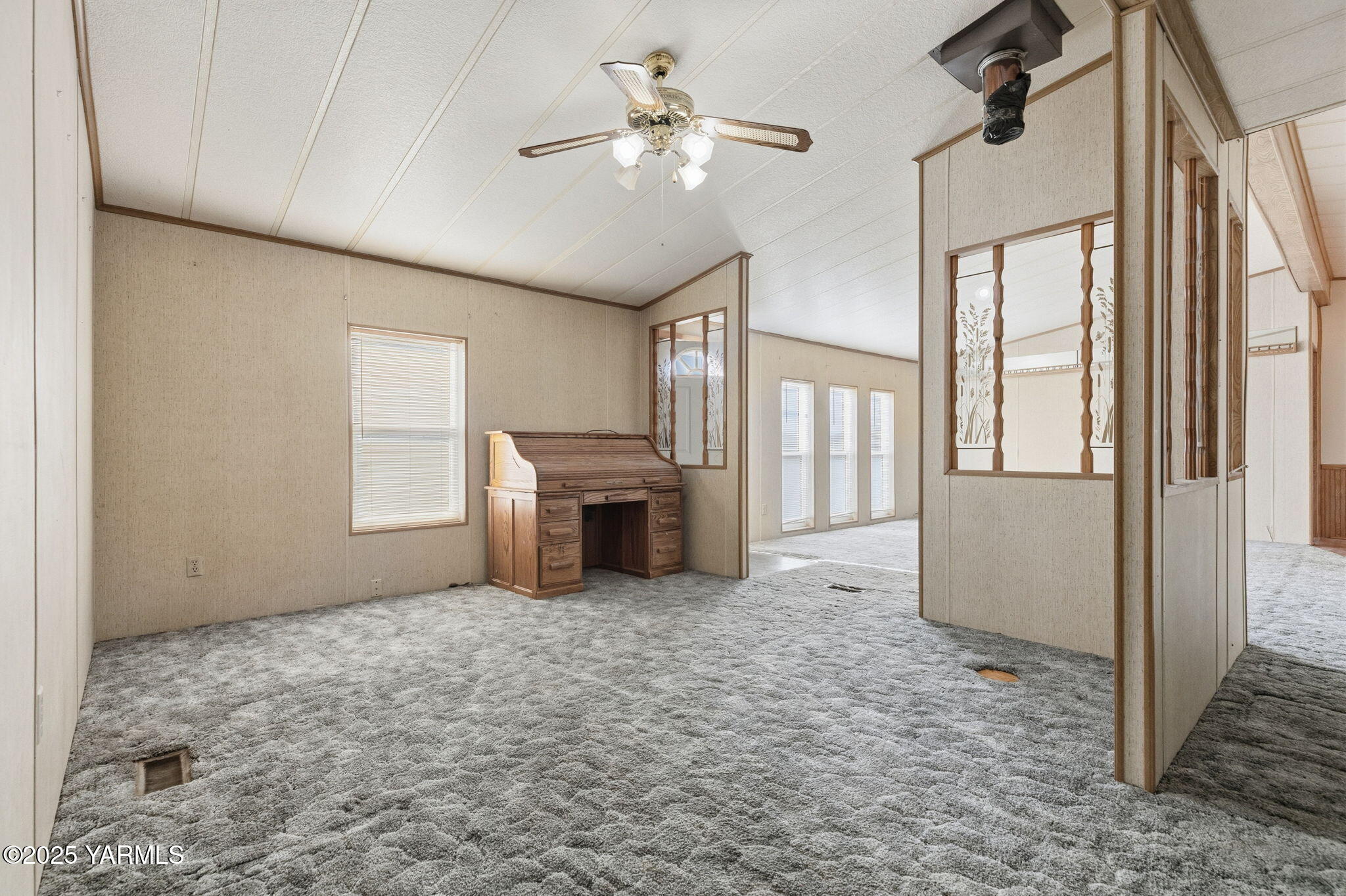 231 Lakeshore Dr