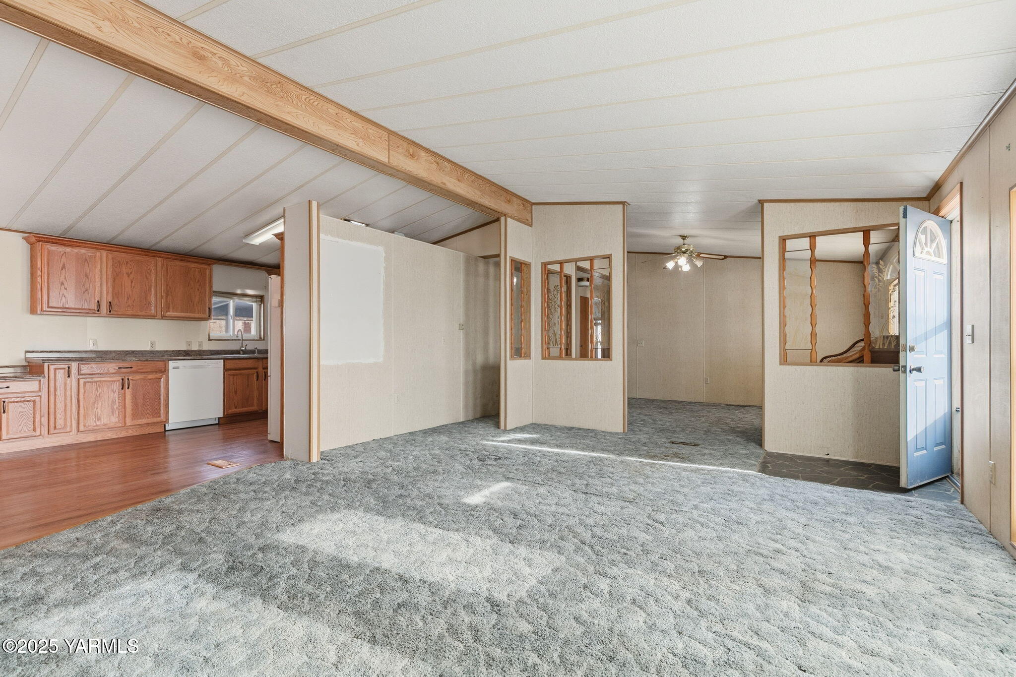 231 Lakeshore Dr