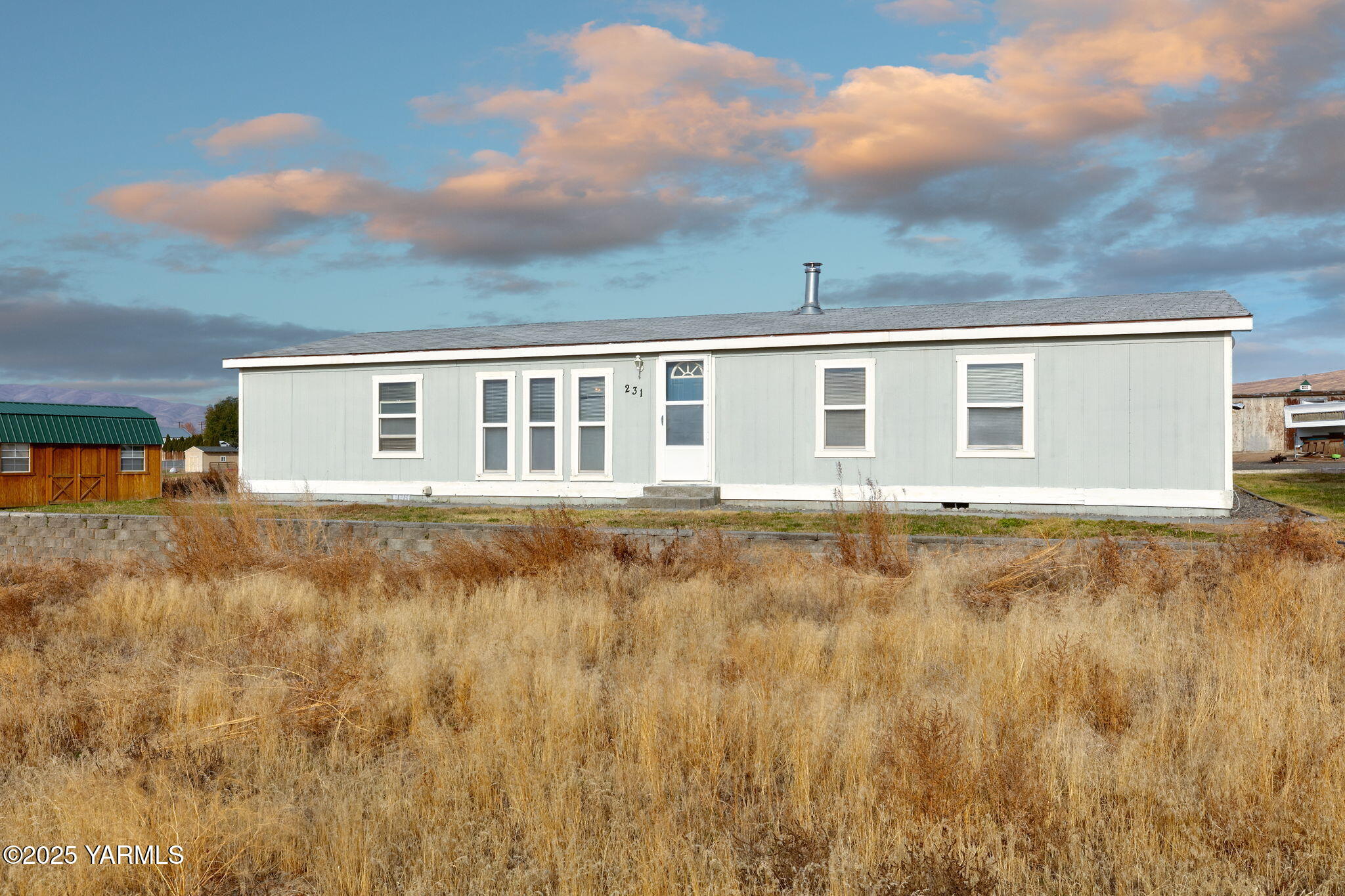 231 Lakeshore Dr