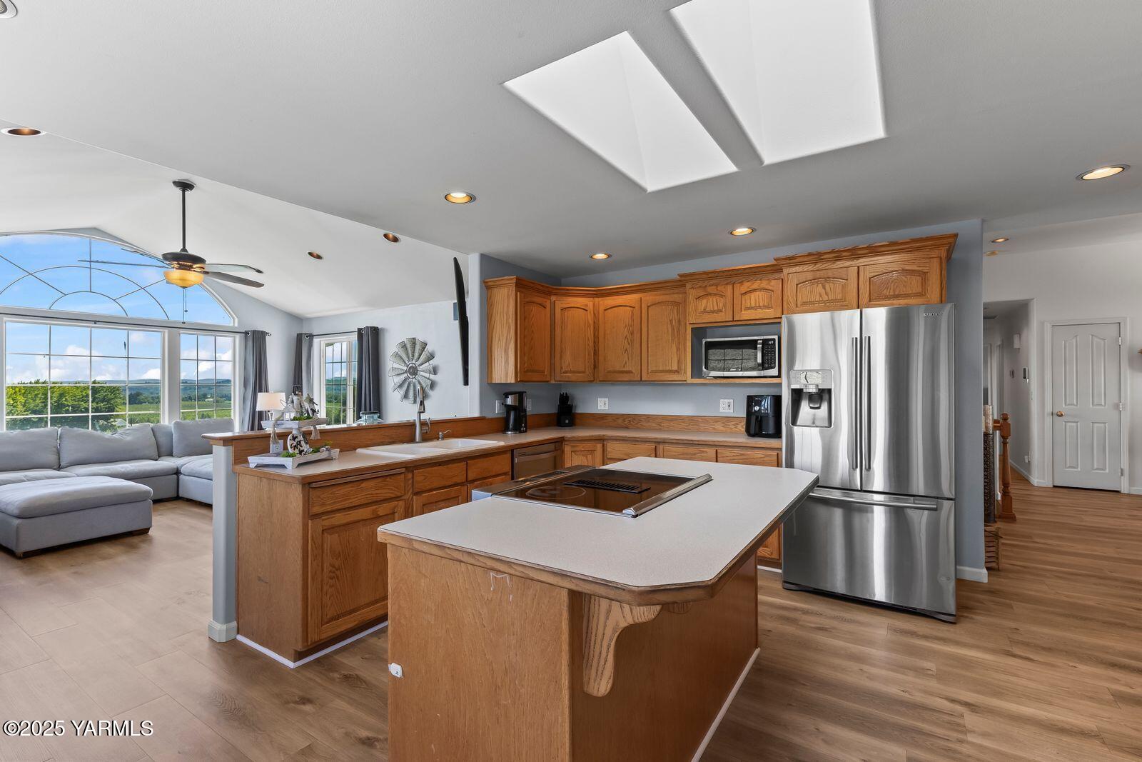 190 Shadbolt Rd